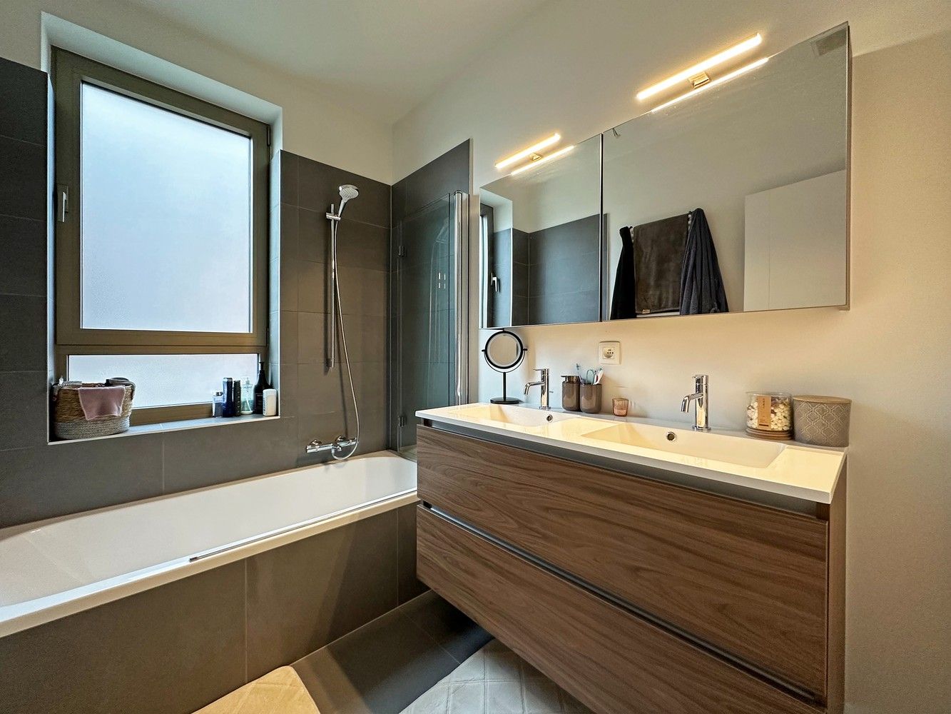 Mooi en recent gebouwd appartement met 2 slaapkamers en zonnig terras te Wommelgem! foto 6