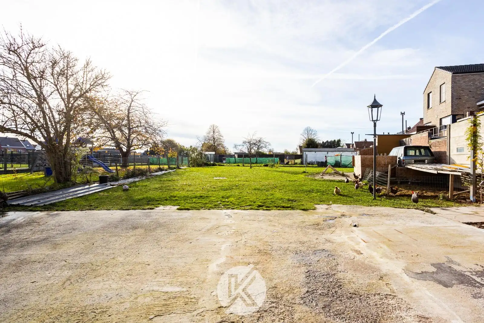 Ruime woning met polyvalente bijgebouwen foto 28