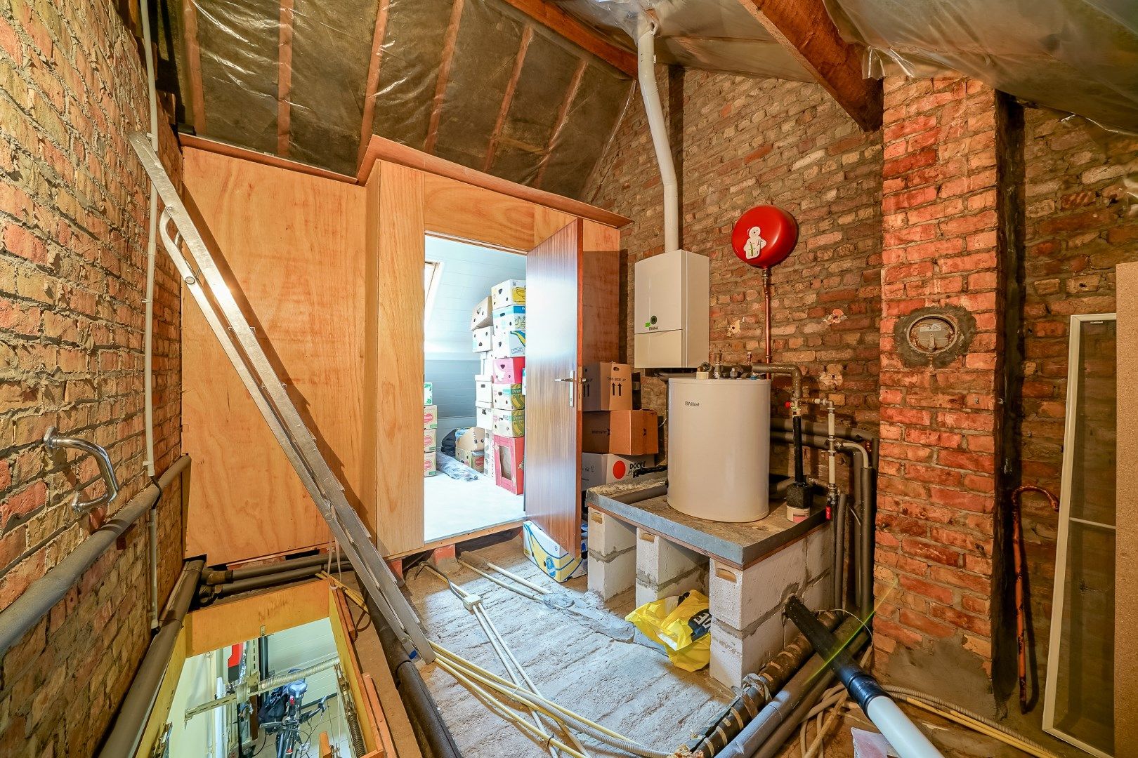 Instapklare, uitstekend onderhouden woning in hartje Oudenburg. foto 21