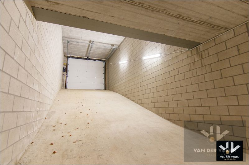 Ruim gelijkvloers nieuwbouwappartement met 2 slaapkamers, een terras en een mooie tuin op een goed bereikbare locatie! foto 12