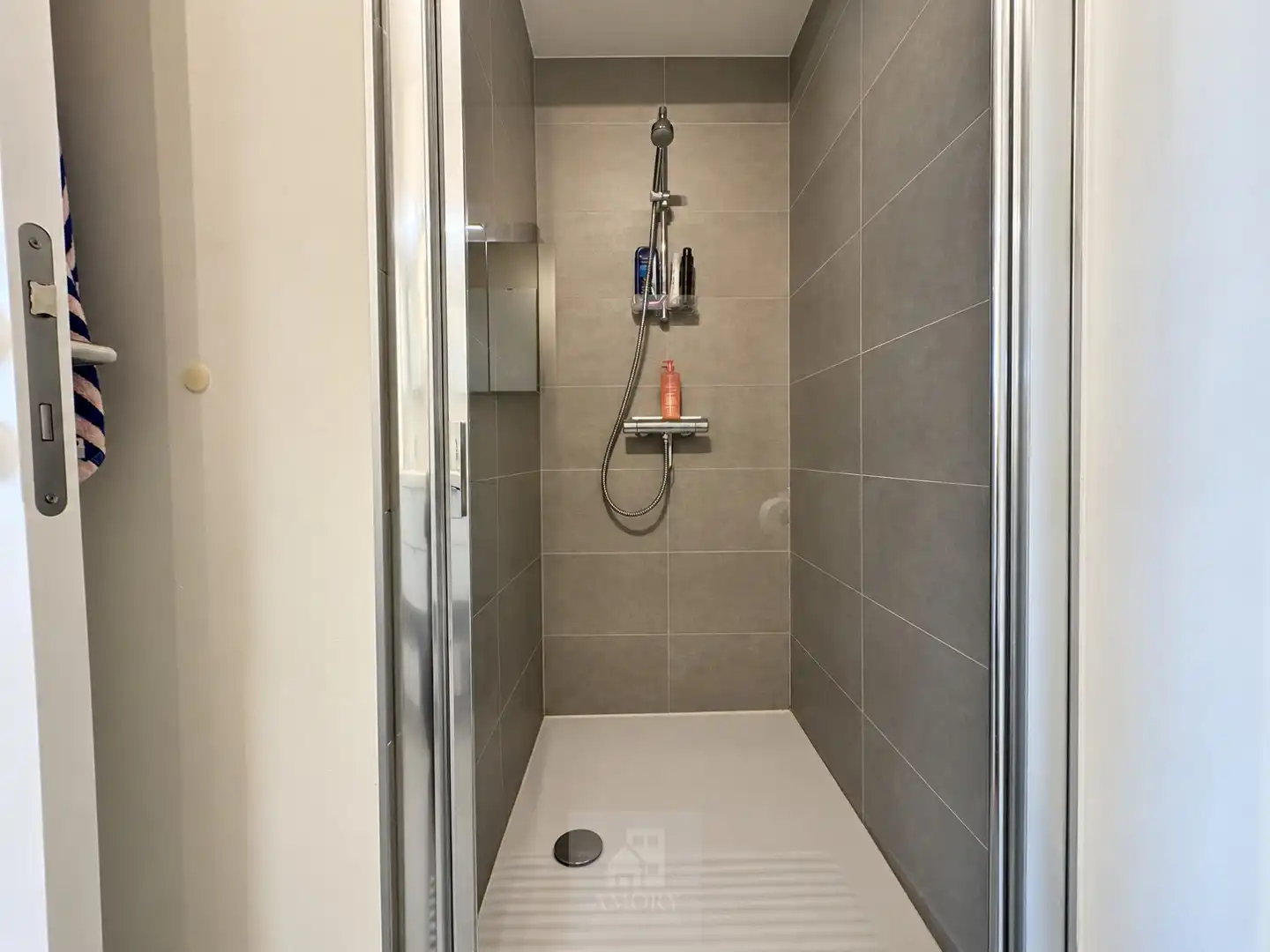Recent en energiezuinig 1-slaapkamerappartement met autostaanplaats in Wondelgem foto 10