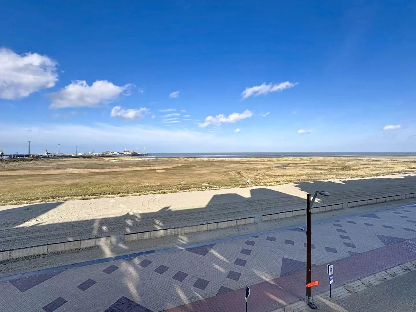 Appartement met FRONTAAL ZEEZICHT foto 4