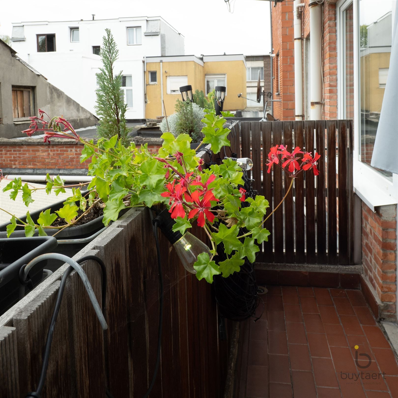 Gerenoveerd drie slaapkamer appartement te Hoboken. foto 30