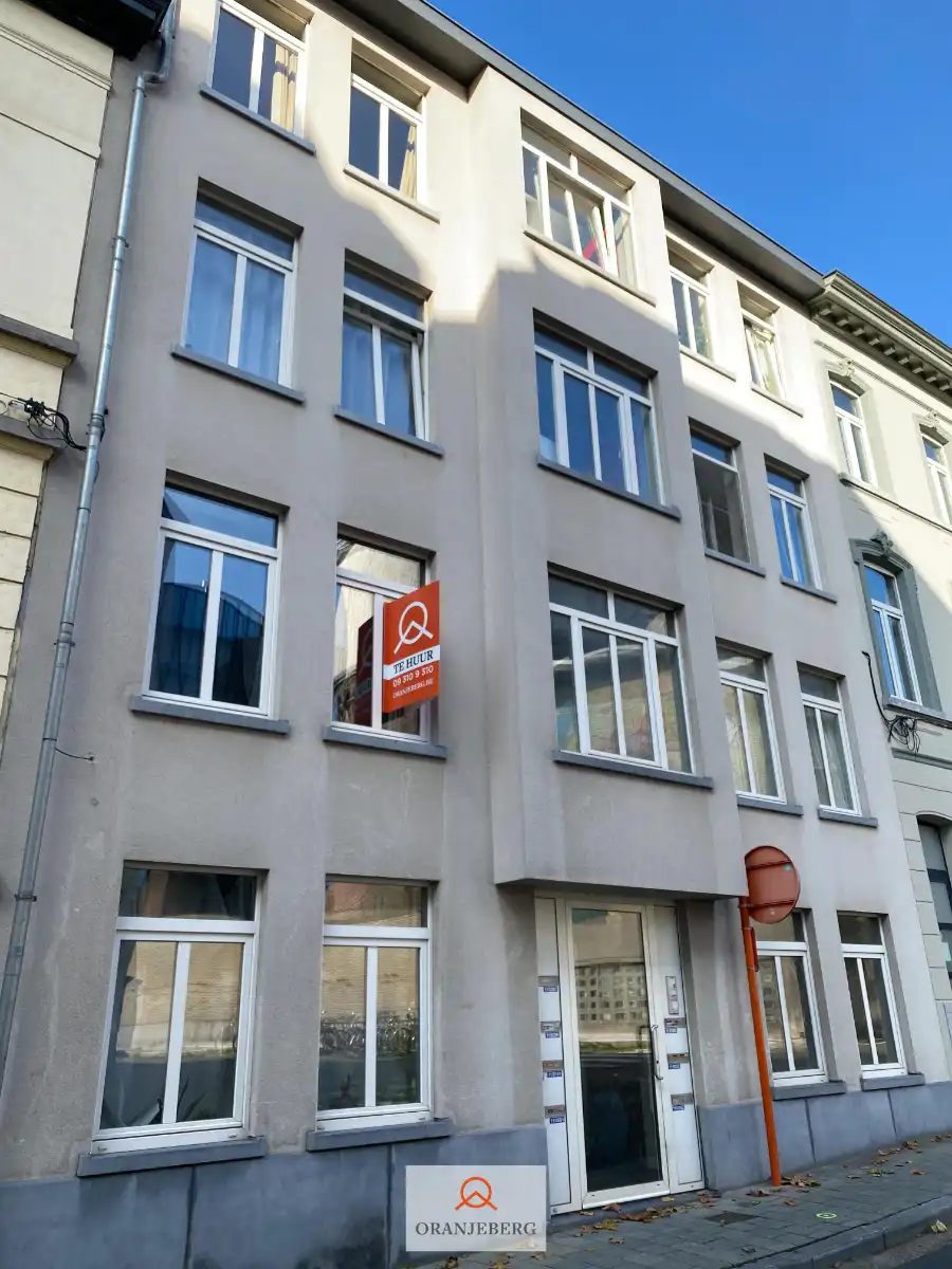 Modern 1- slpk appartement vlakbij Sint-Pietersplein foto 20