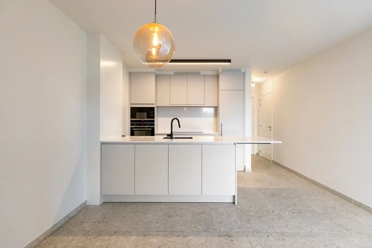  Recent één-slaapkamerappartement te koop in hartje Kortrijk foto 5