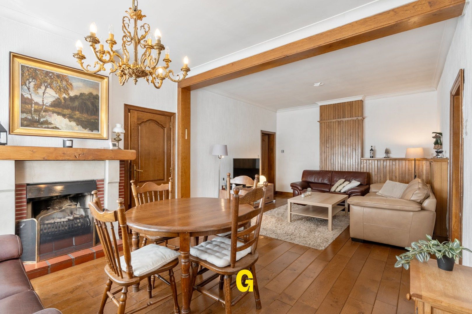 Netjes verzorgde halfopen woning met ruime garage vlakbij het centrum van Munsterbilzen foto 8