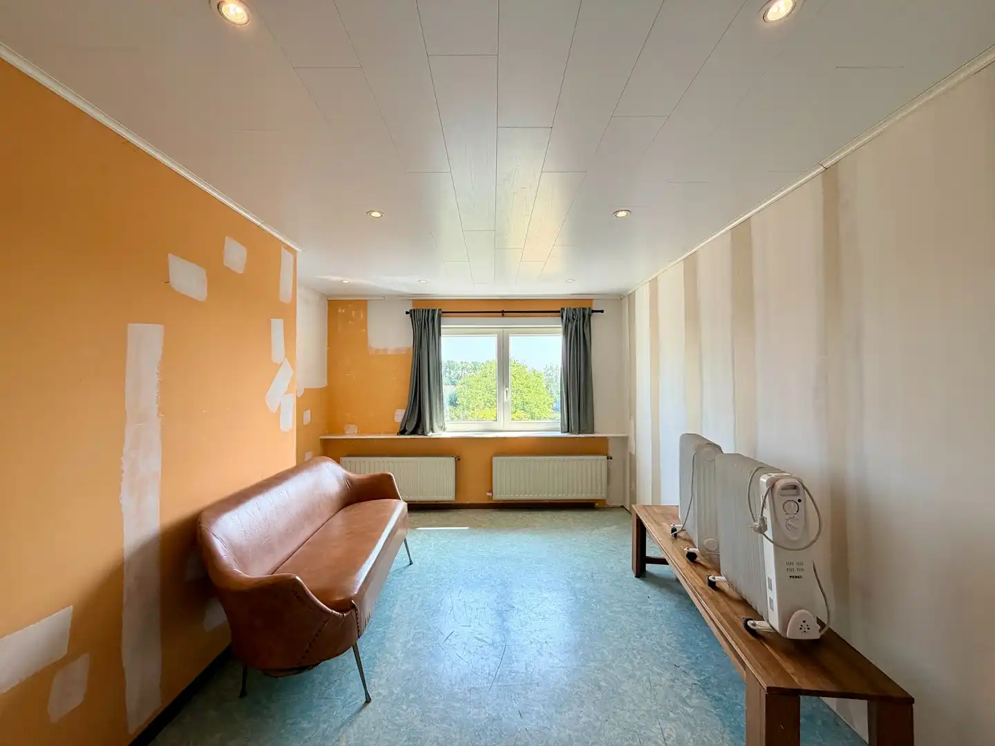 Instapklaar duplex-appartement te Lo-Reninge! foto 17