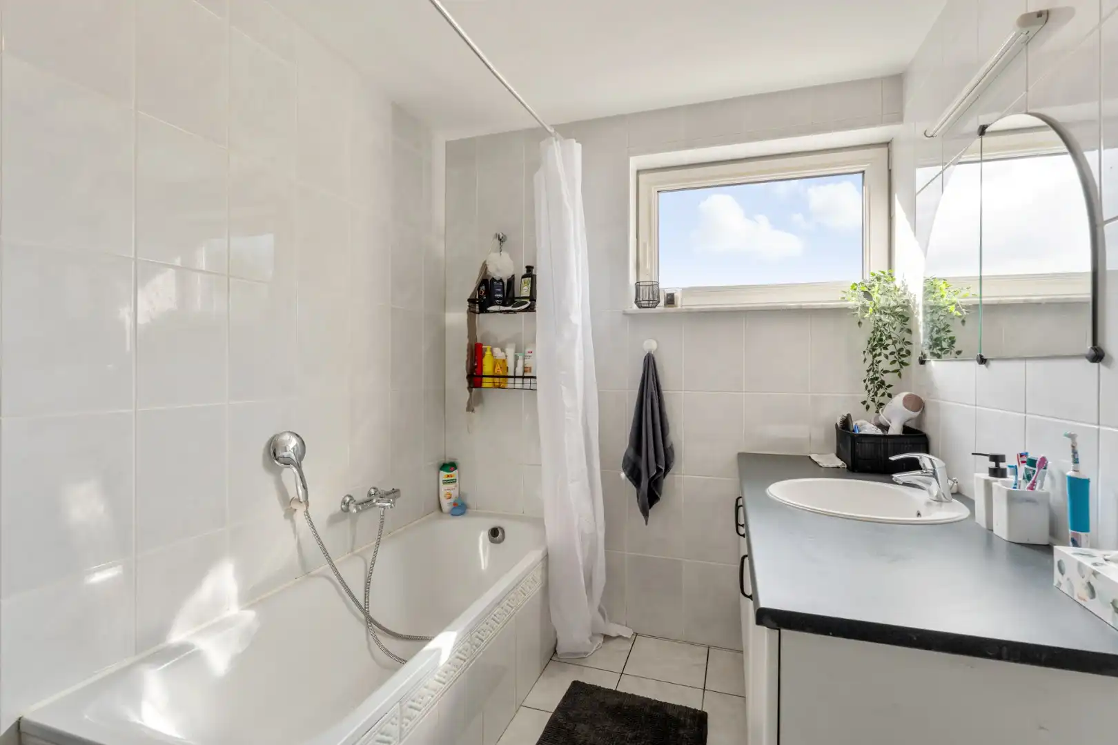 Ruim appartement met 2 slaapkamers in Lummen foto 7