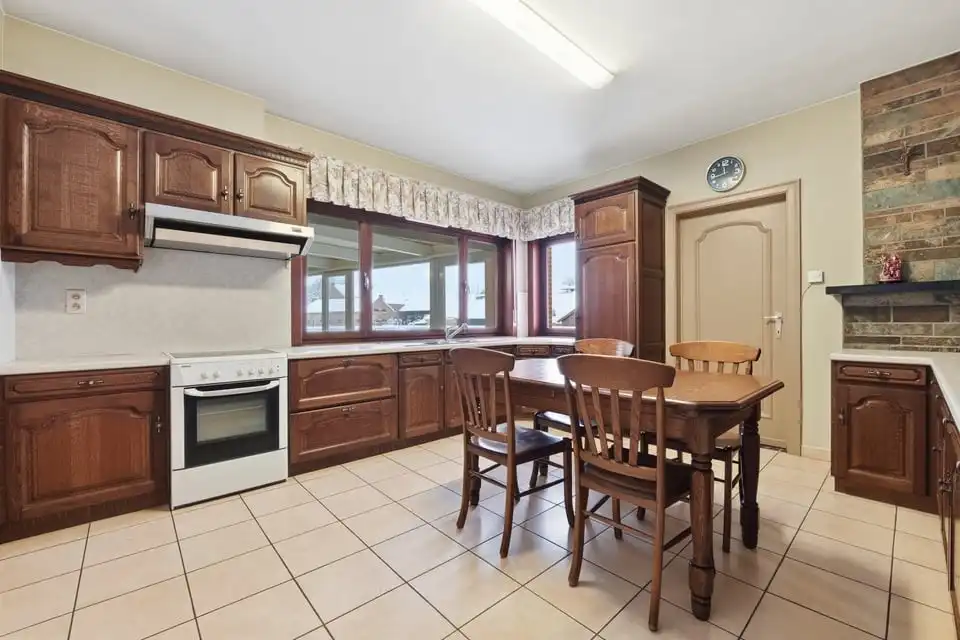 KNUSSE GEZINSWONING MET 4 SLKS EN EEN GARAGE IN BOEKHOUT foto 11