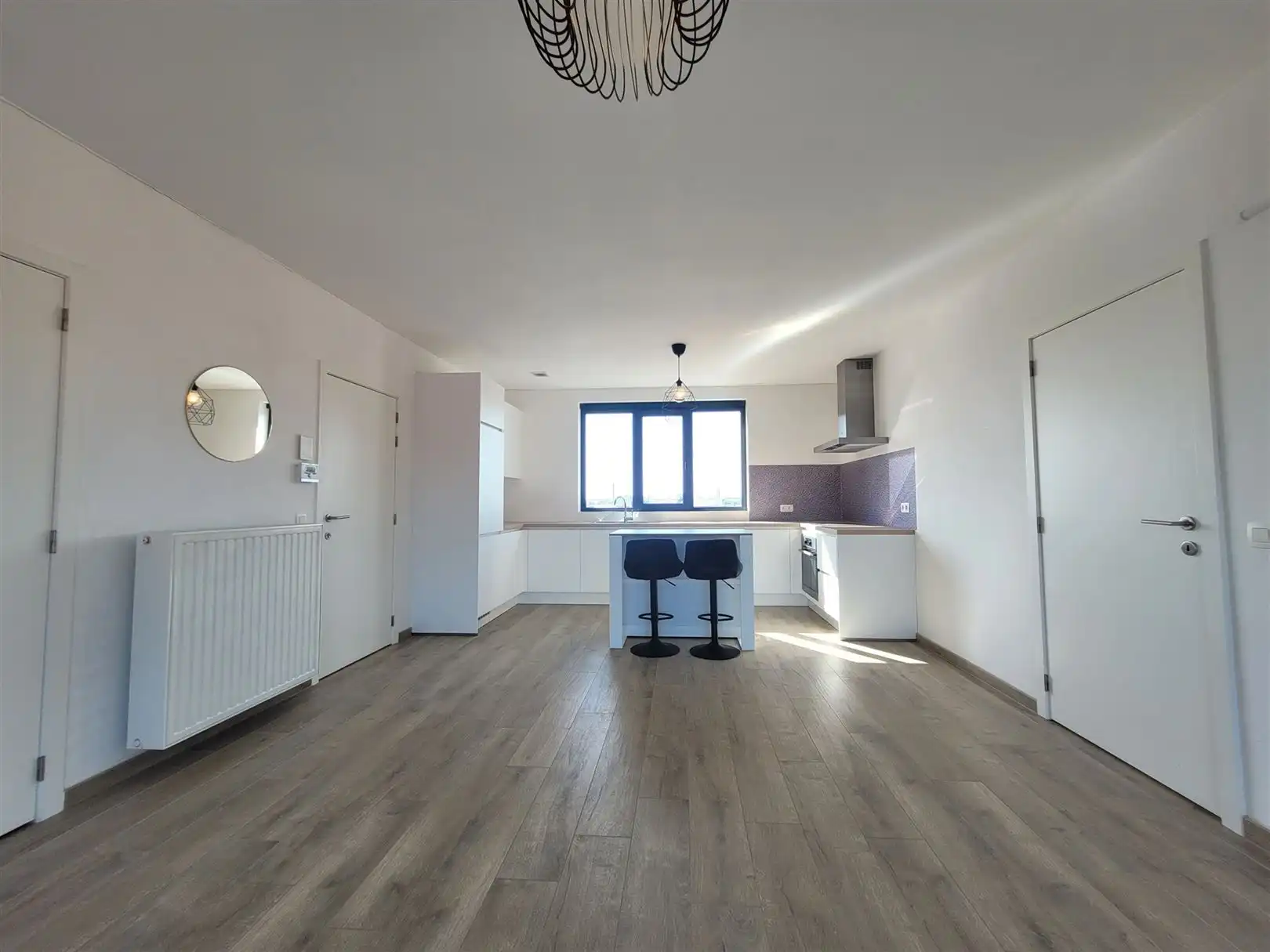Ongemeubeld appartement met 1 slaapkamer foto 3