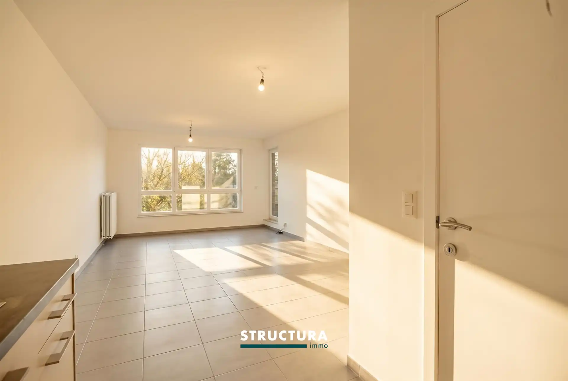 Te koop – Instapklaar appartement met 2 slaapkamers in hartje Laken. foto 5