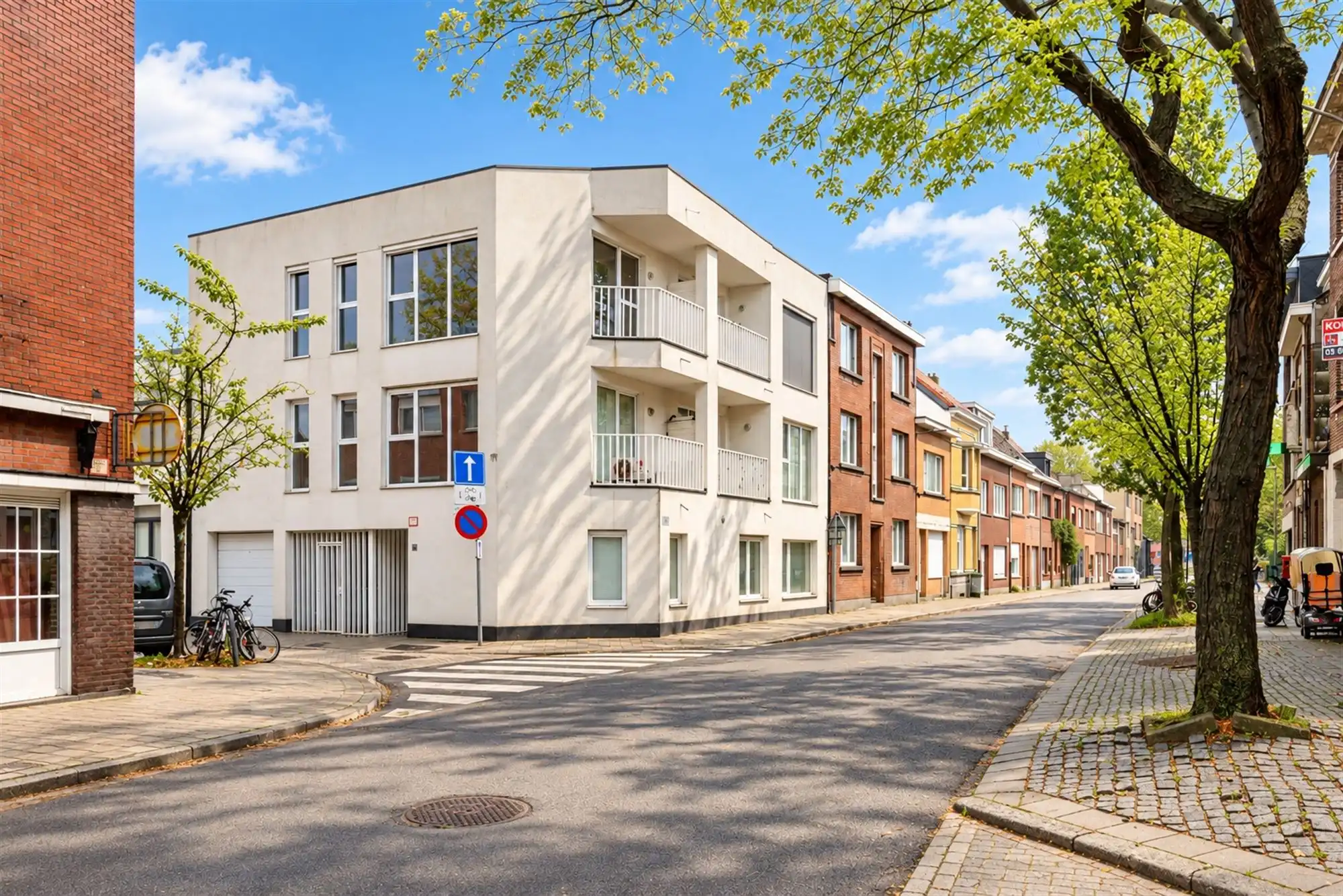 Appartement met terras vlakbij centrum Hoboken foto {{pictureIndex}}