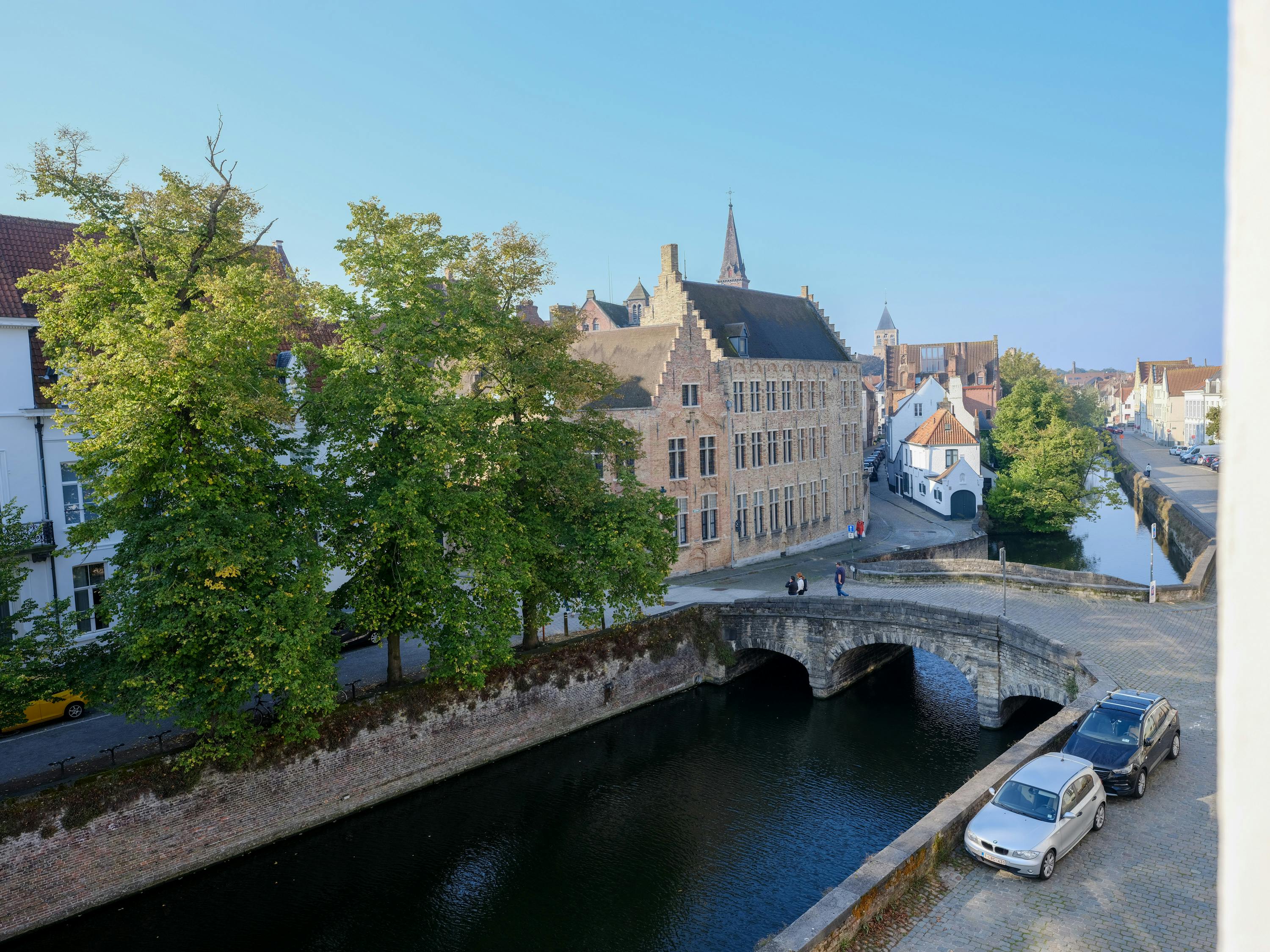 Te renoveren statige hoekwoning in Brugge te koop foto 8