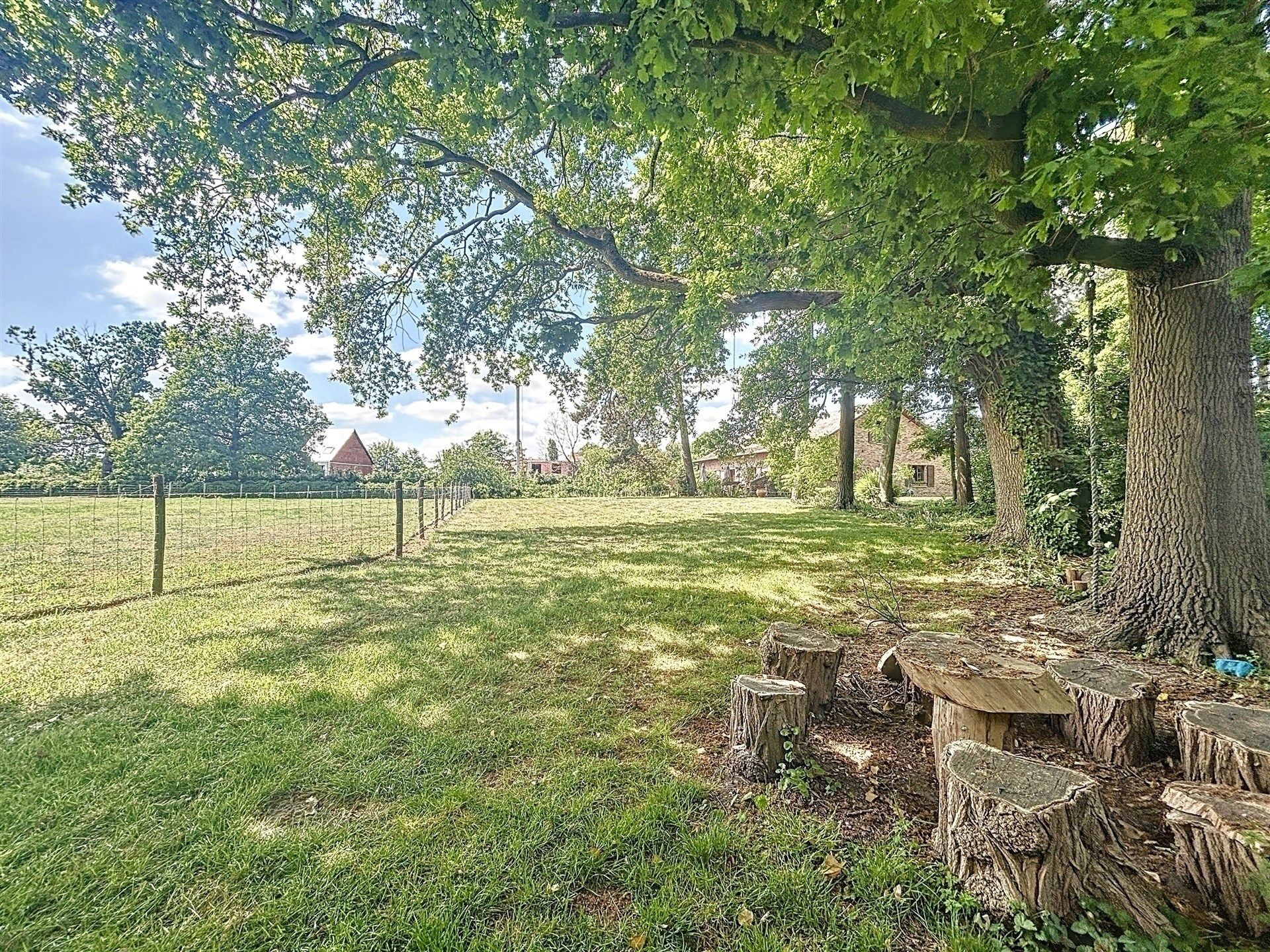 Rustig gelegen woning met (paarden)weide op perceel van 6760 m² foto 21