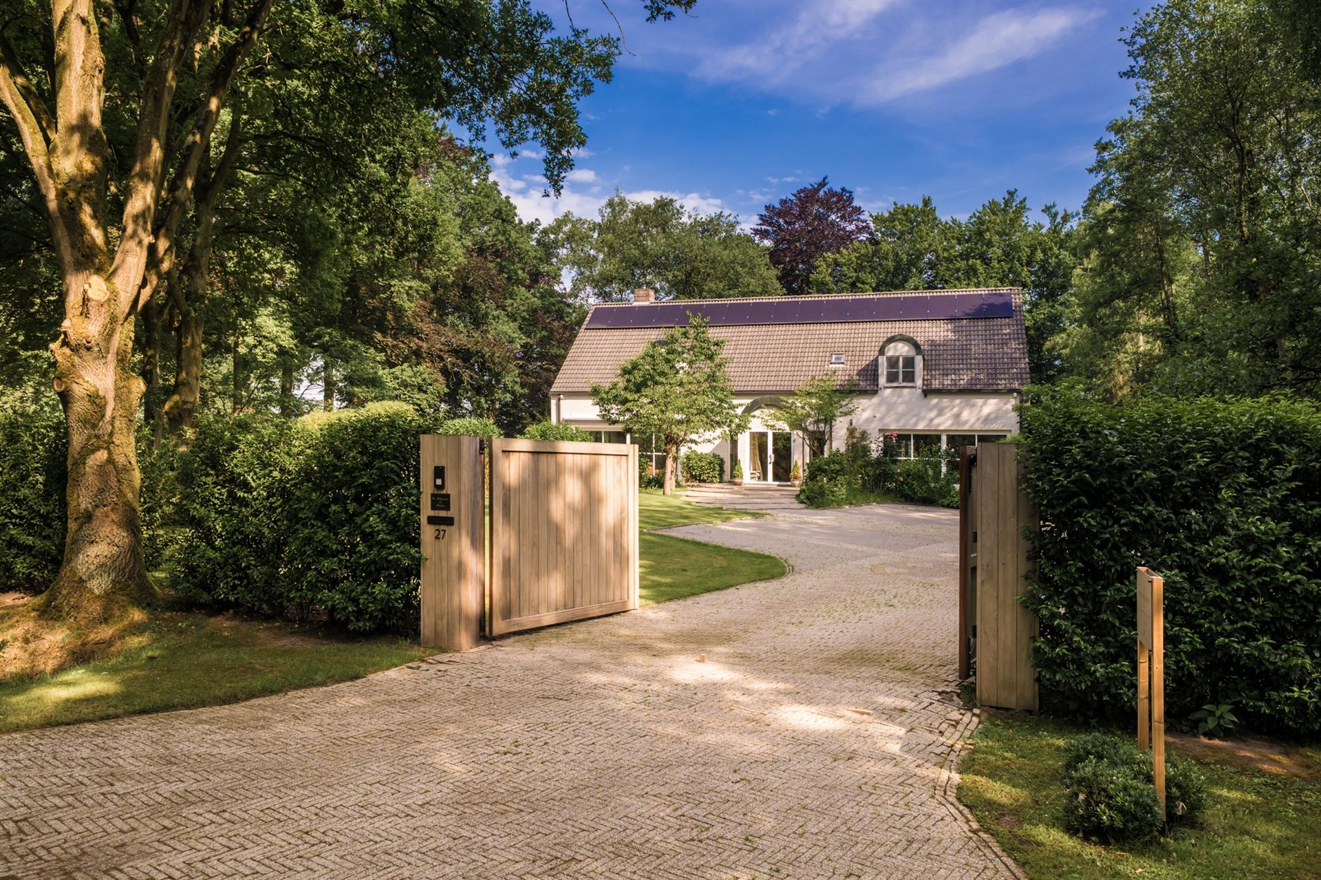 Uitzonderlijke rustig gelegen villa nabij de Kalmthoutse Heide!  foto 2