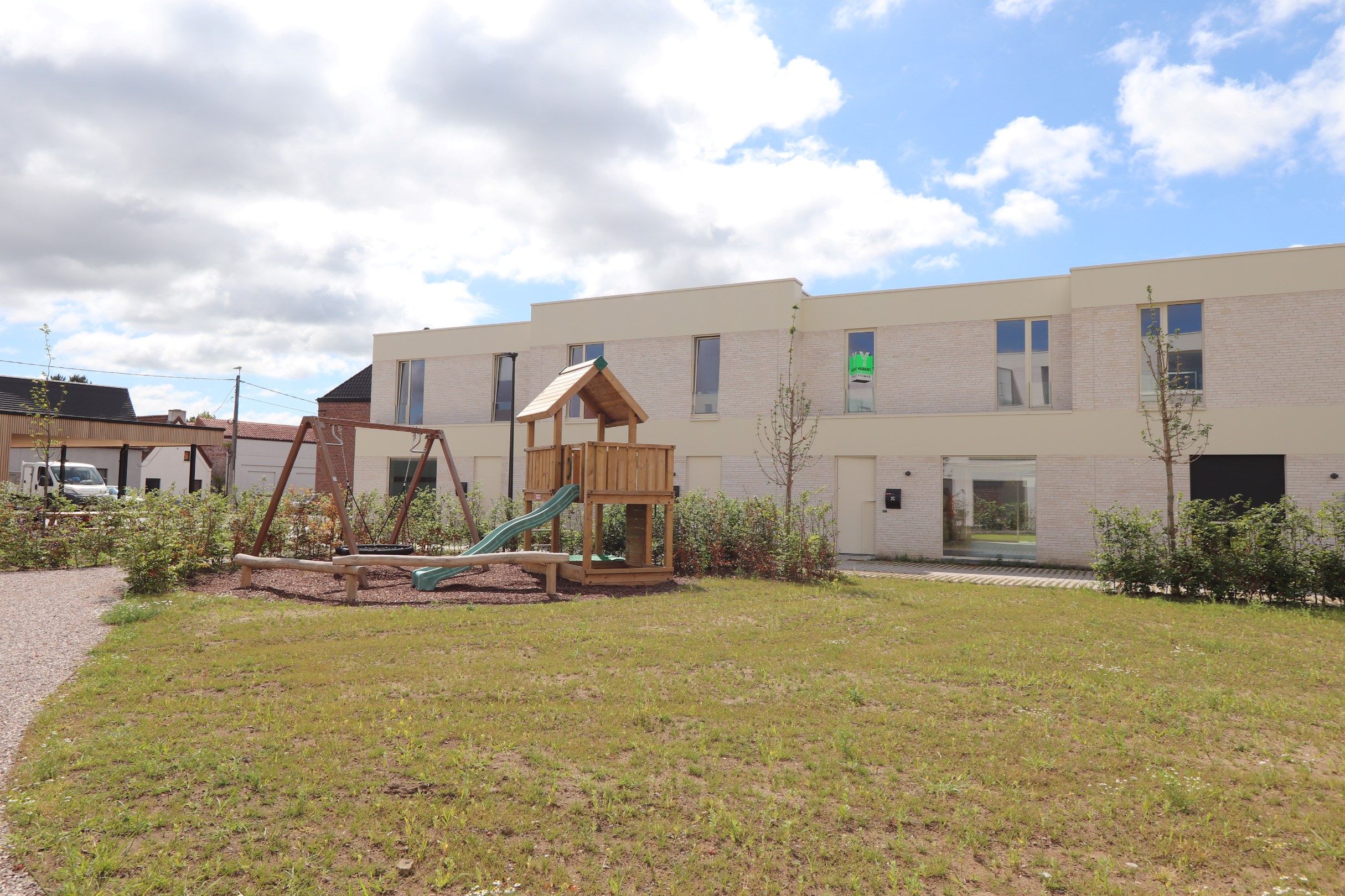 BEN-WONING MET CARPORT & 3 SLAAPKAMERS foto 2