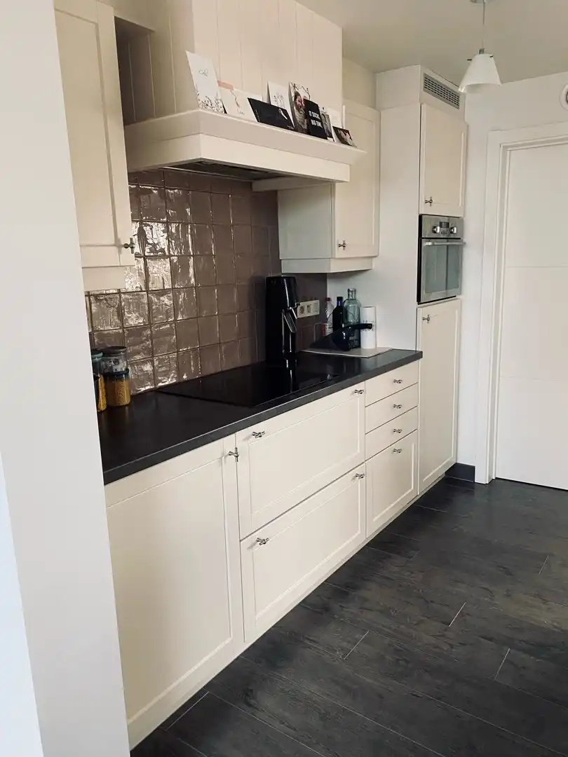 Ruim en lichtrijk duplex appartement met terras en garage te huur foto 5