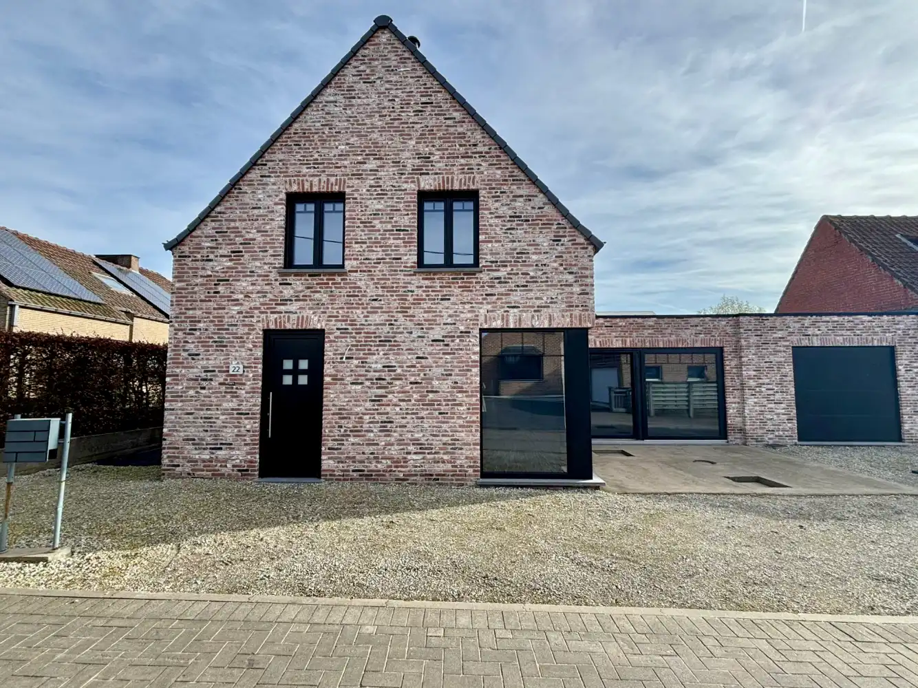 ENERGIEZUINIGE WONING op zeer rustige en landelijke locatie met 2 slaapkamers en inpandige garage foto 3