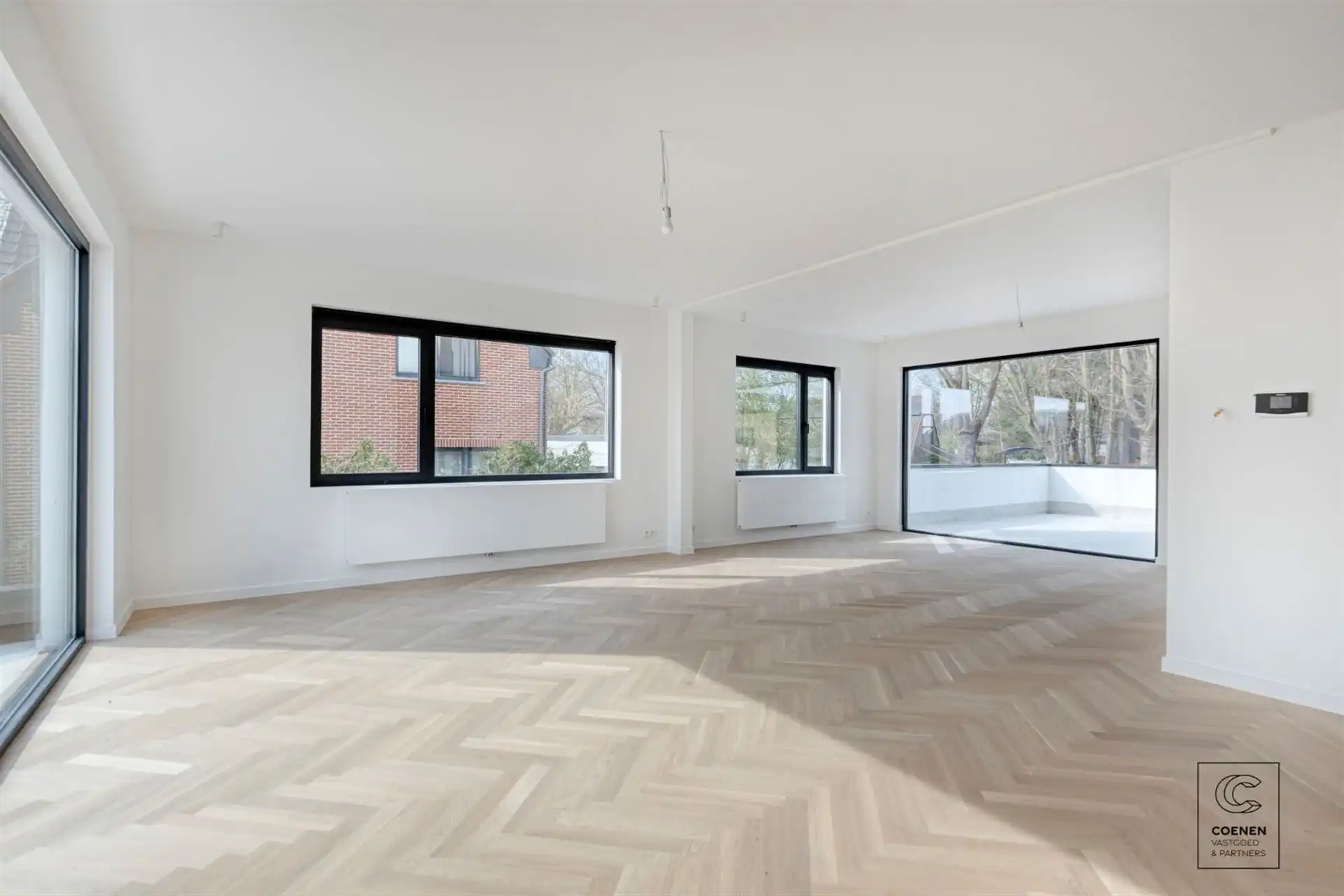 Prachtig gerenoveerde woning met 4 slpk's en riante tuin! foto 6