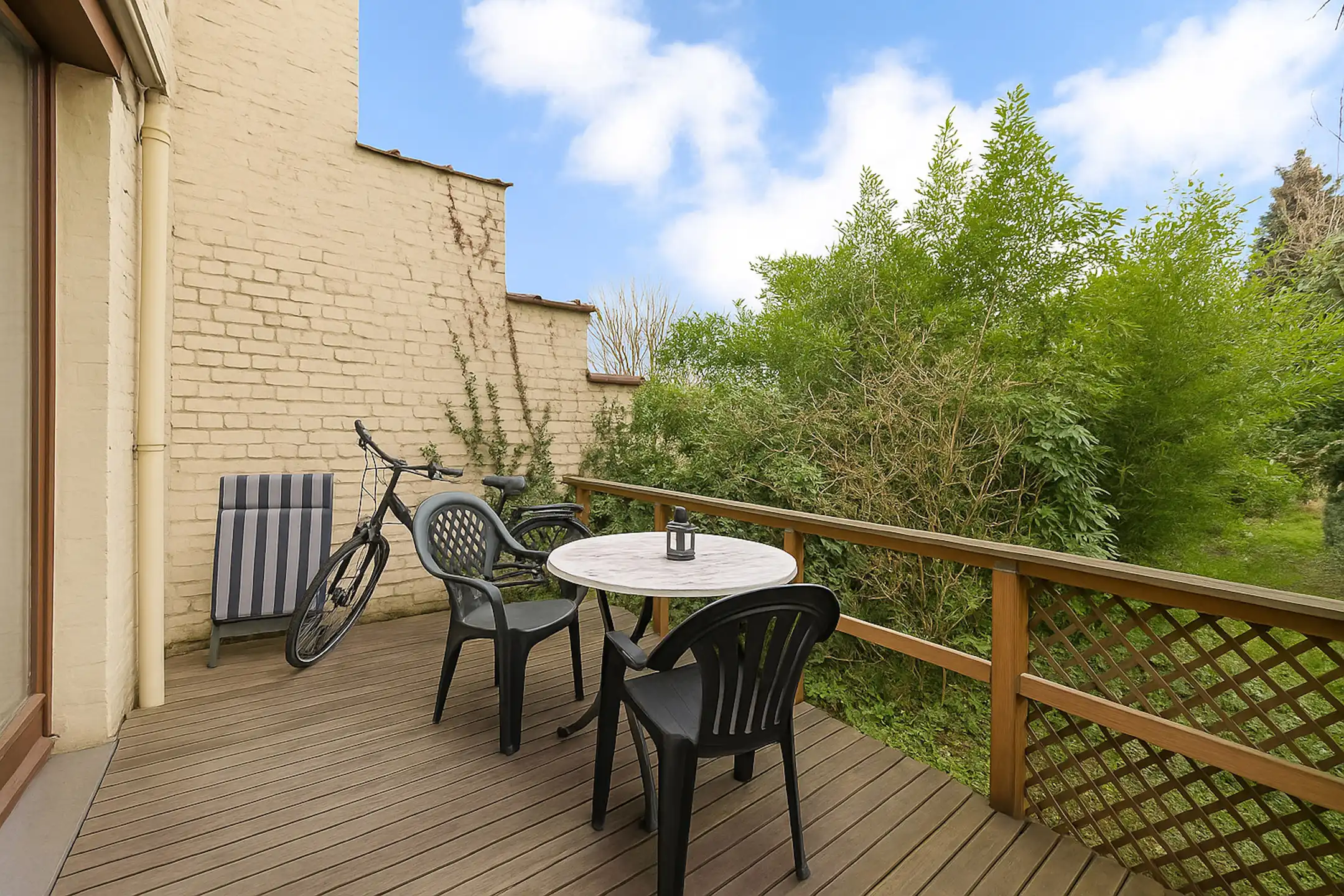 Huis met potentieel voor verkaveling van het terrein foto 10