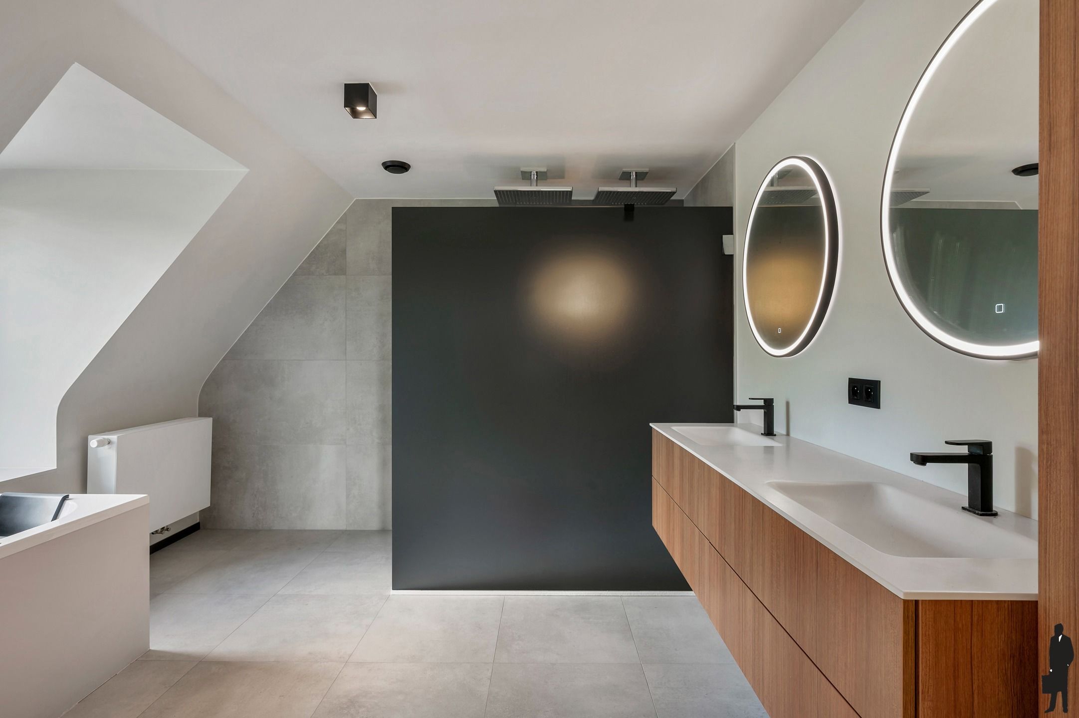 Gerenoveerde villa op 1.900 m² nabij de Nederlandse grens foto 23