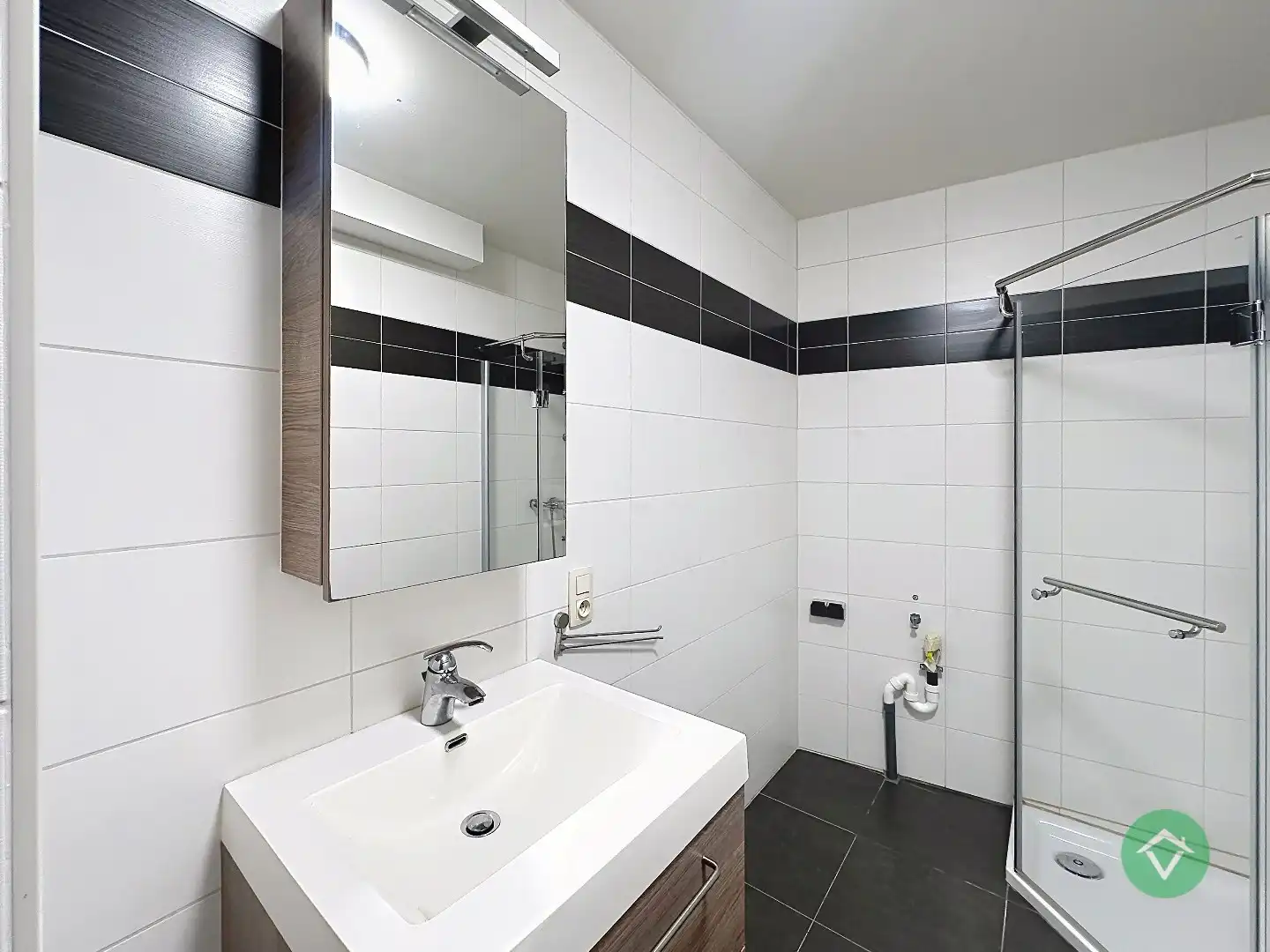 Instapklaar gelijkvloers appartement met staanplaats te Gistel foto 25