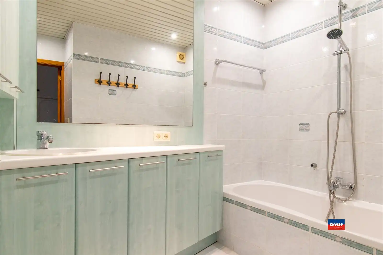 Verzorgd app met 2 slpks en terras | garage mogelijk  foto 8