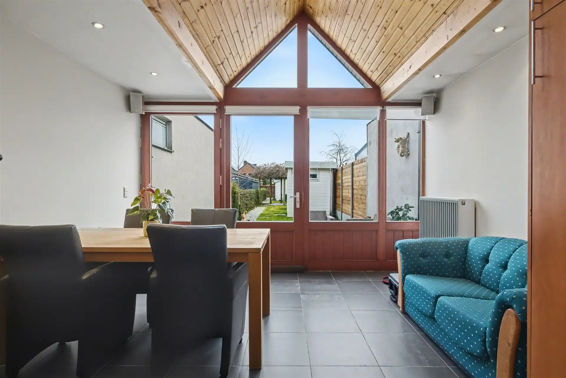 Charmante starterswoning met 3 slaapkamers en garage nabij het centrum van Sint-Gillis-Waas foto 8