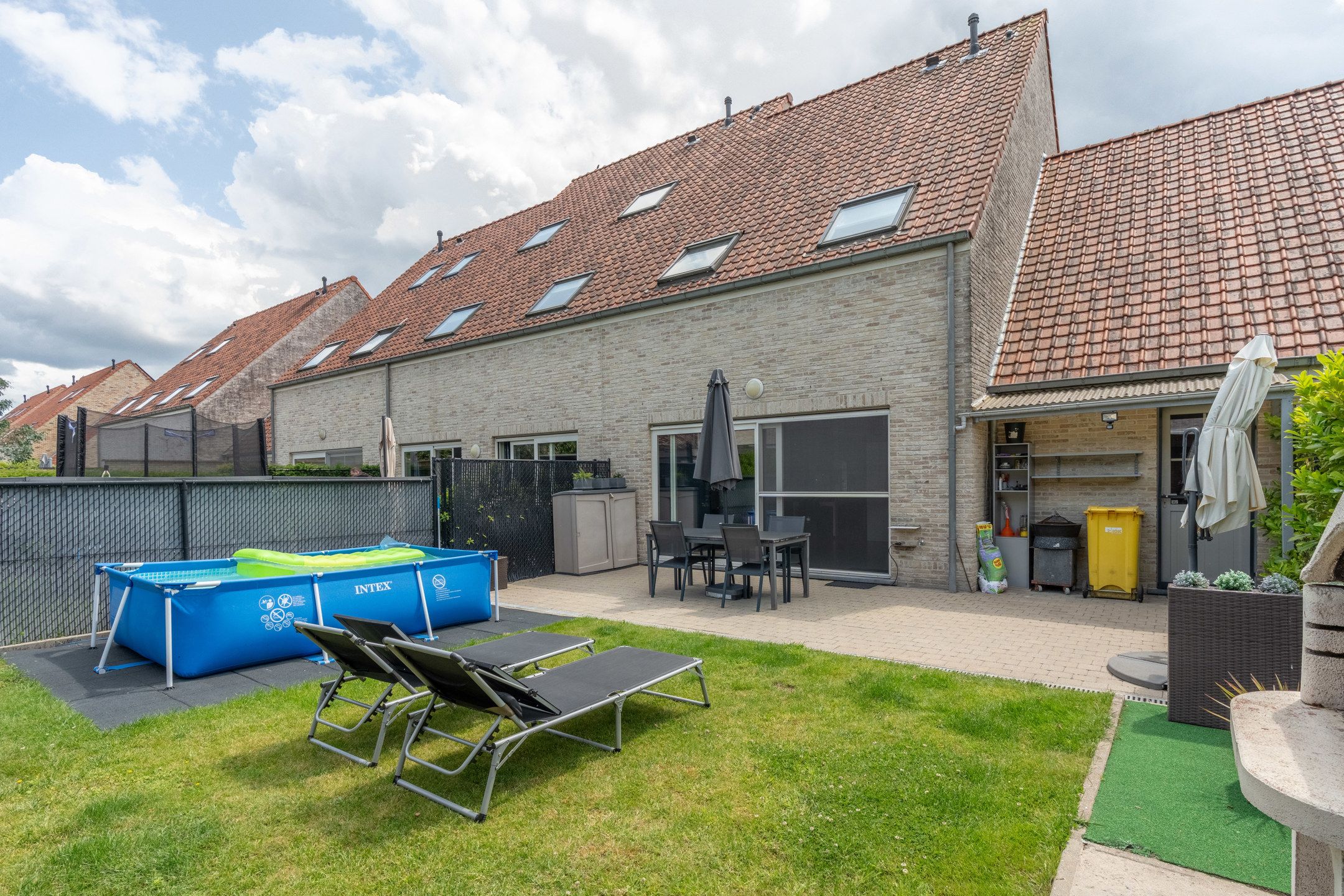 Instapklare woning met 3 grote slpks en garage foto 30