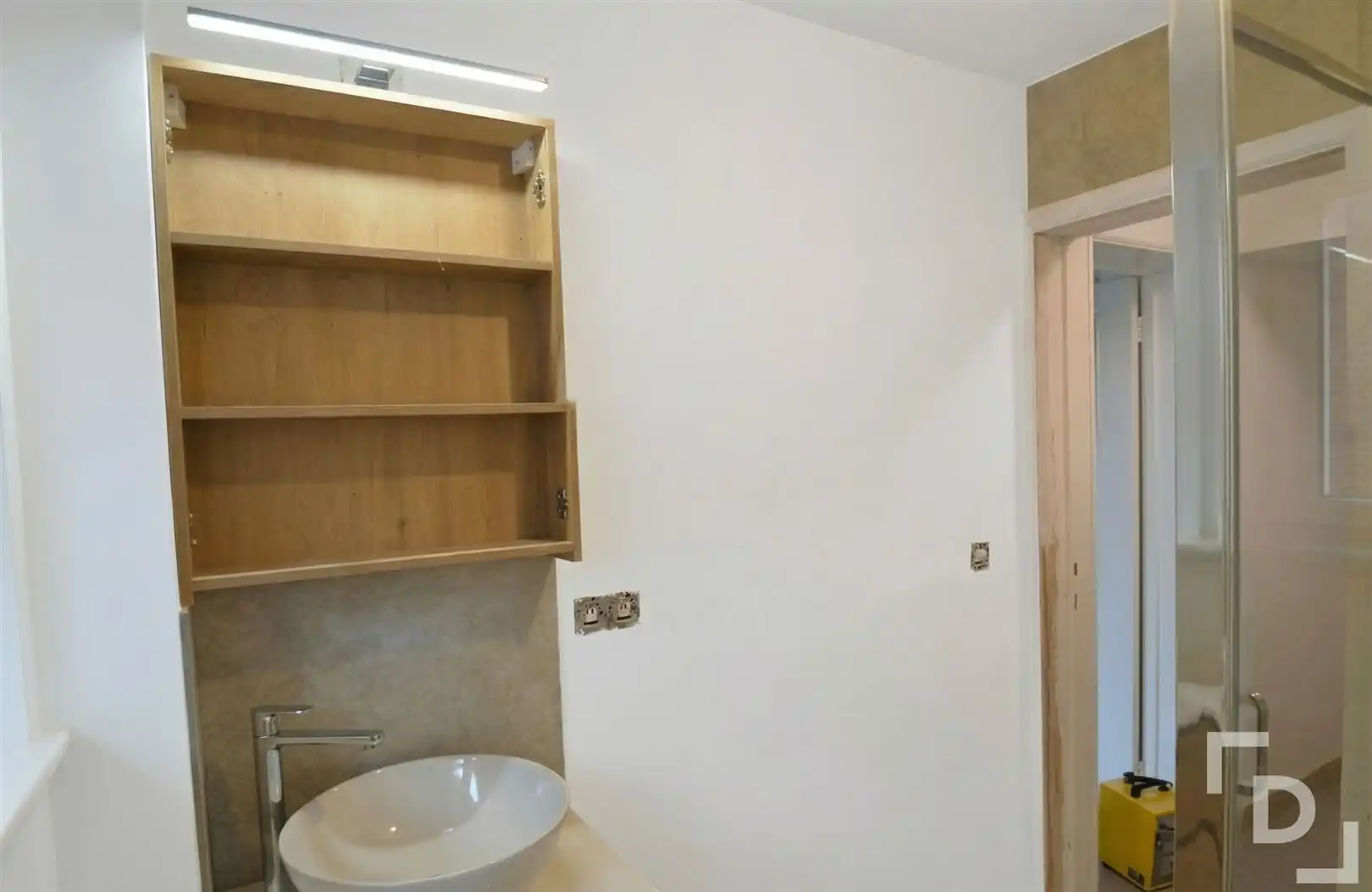 Gerenoveerd appartement in hartje Ieper foto 6