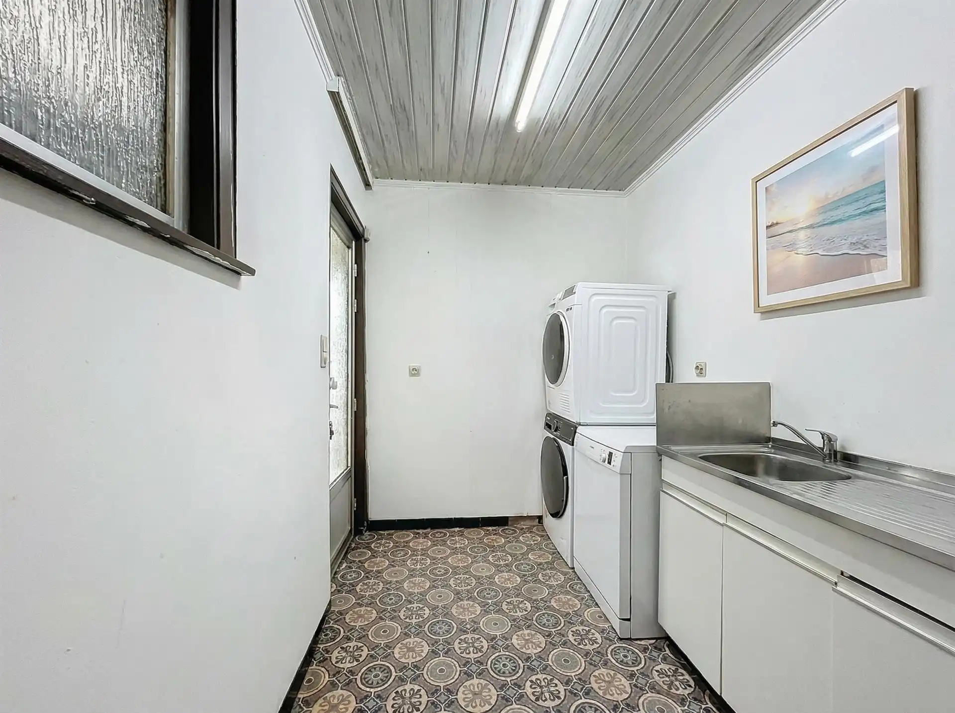 half open bebouwing met 3 slaapkamers, zwembad en garage op perceel van 312m²  foto 6