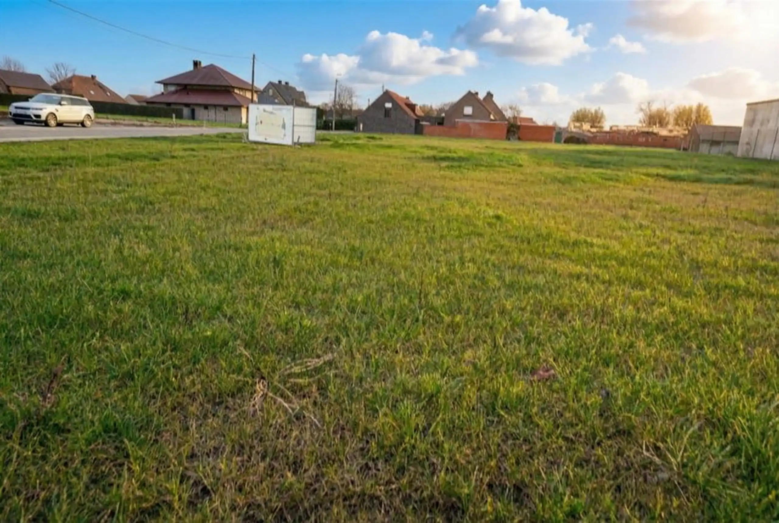 Een zeldzame kans: 2.387 m² bouwgrond voor uw droomvilla foto {{pictureIndex}}