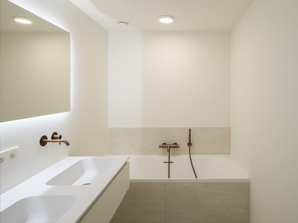 Architecturale nieuwbouw ‘townhouse’ met zicht op het water en meerdere terrassen foto 16