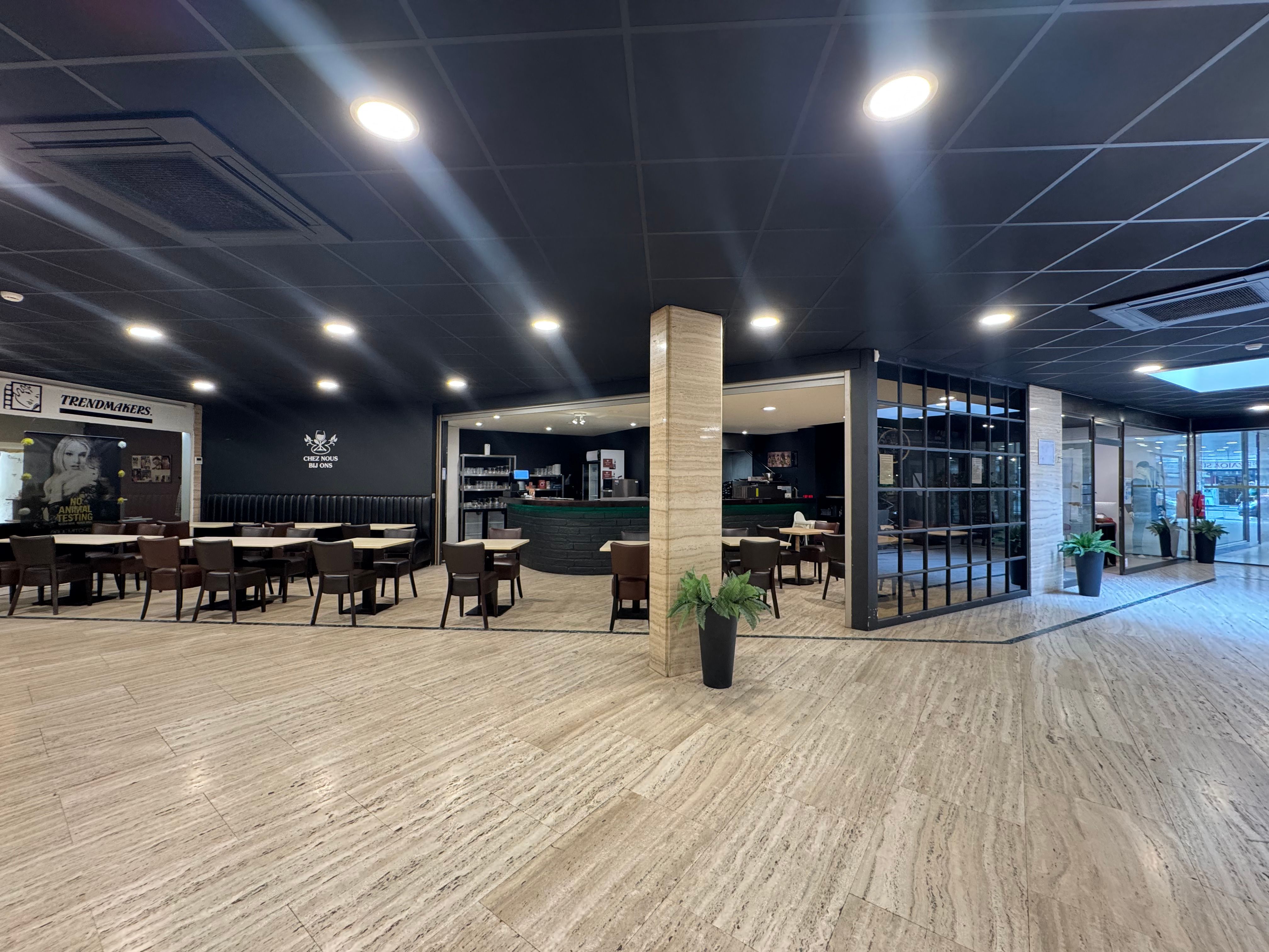 Bistro/tearoom Permeke Galerij foto {{pictureIndex}}