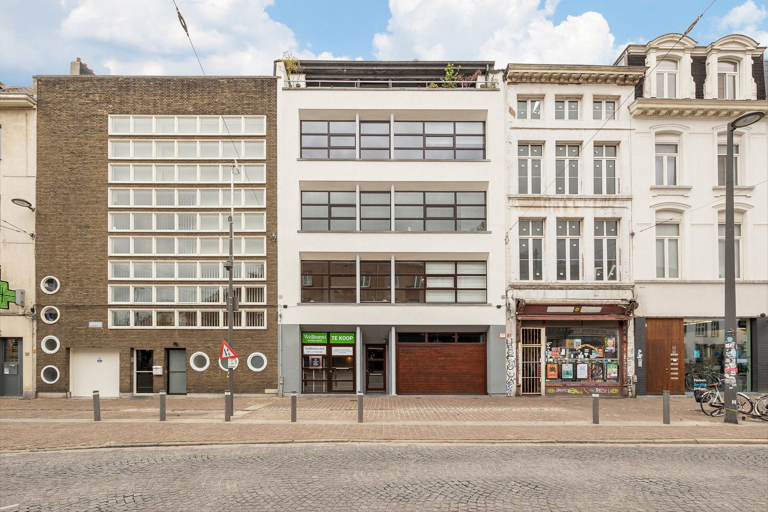 Gelijkvloers appartement  101m² met buitenruimte 20m² en ruime kelder op toplocatie aan het Mechelseplein in hartje Antwerpen foto 3