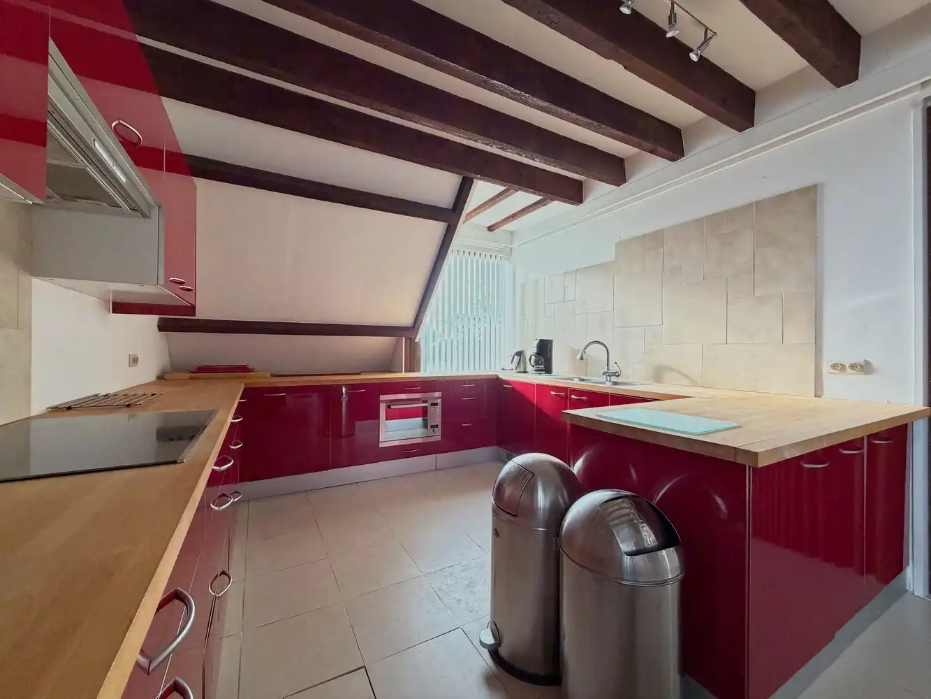 Uitzonderlijk ruime villa (450 m²) met enorm potentieel in Torhout! foto 14