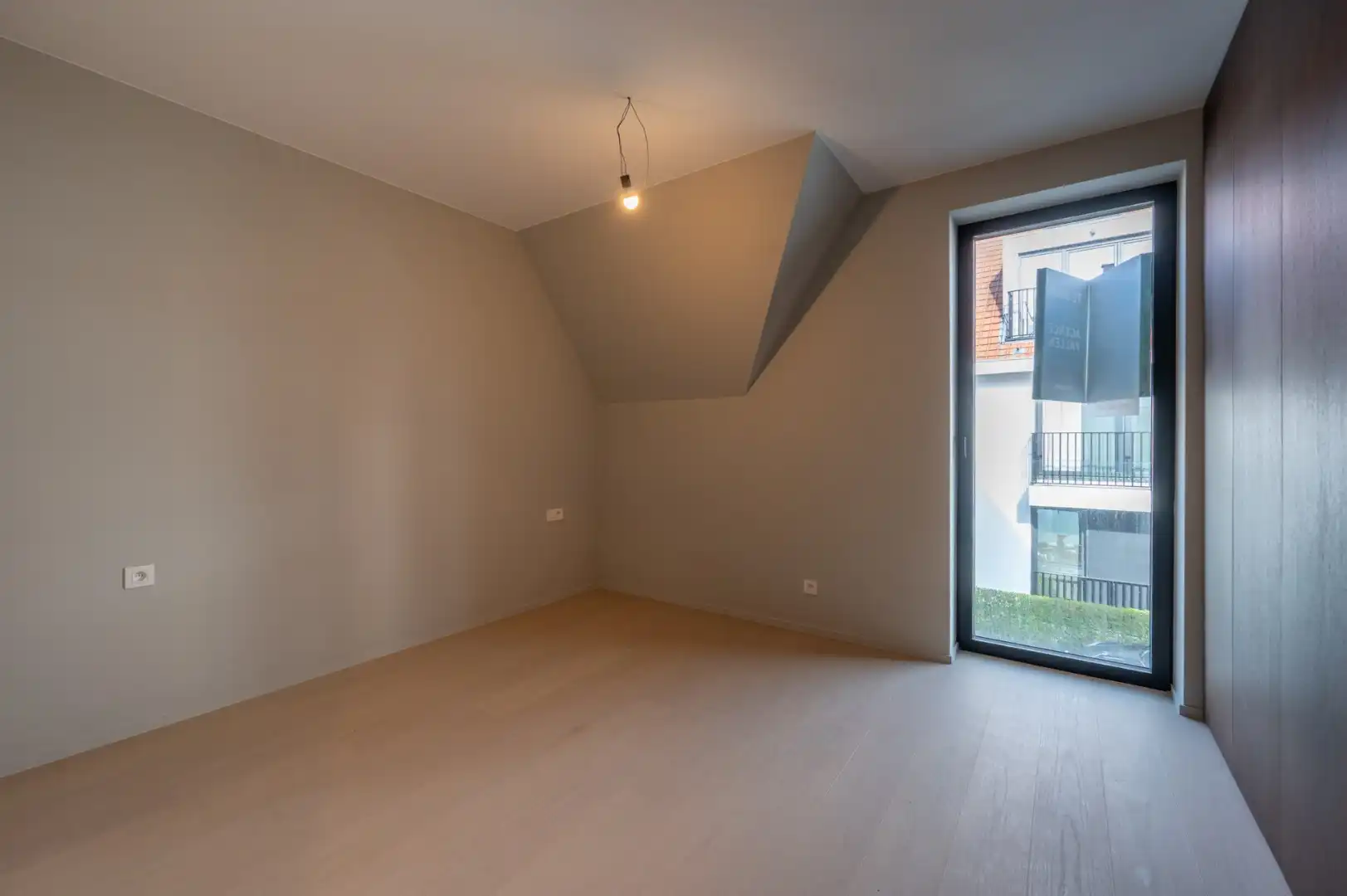 Nieuwbouwwoning ideaal gelegen aan Duinenwater foto 15