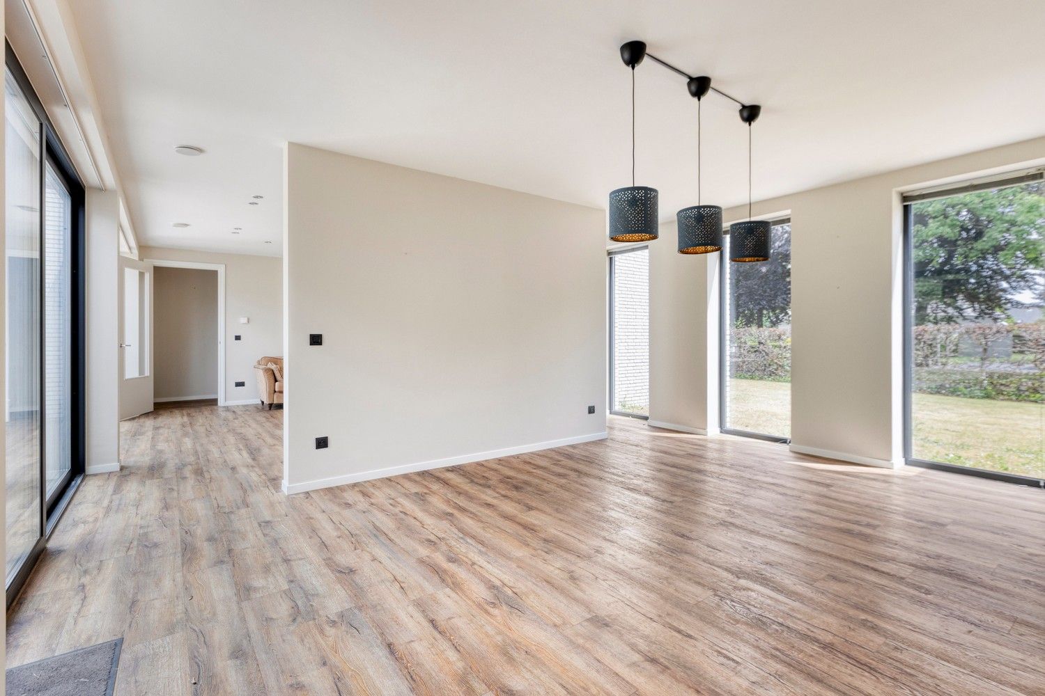 Ruime, energiezuinige bungalow op een toplocatie in residentiële villawijk foto 11