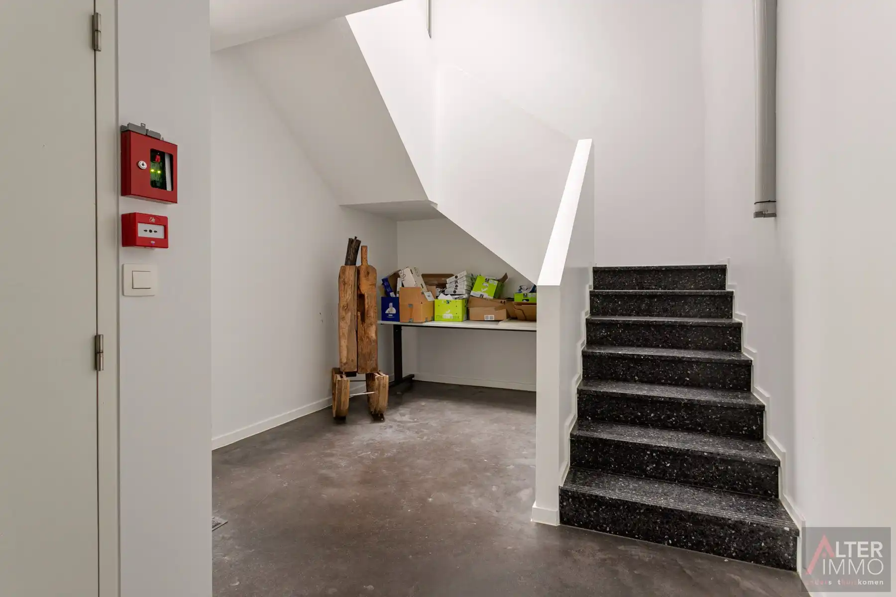 Bedrijfspand met appartement op toplocatie met uiterste visibiliteit! foto 15