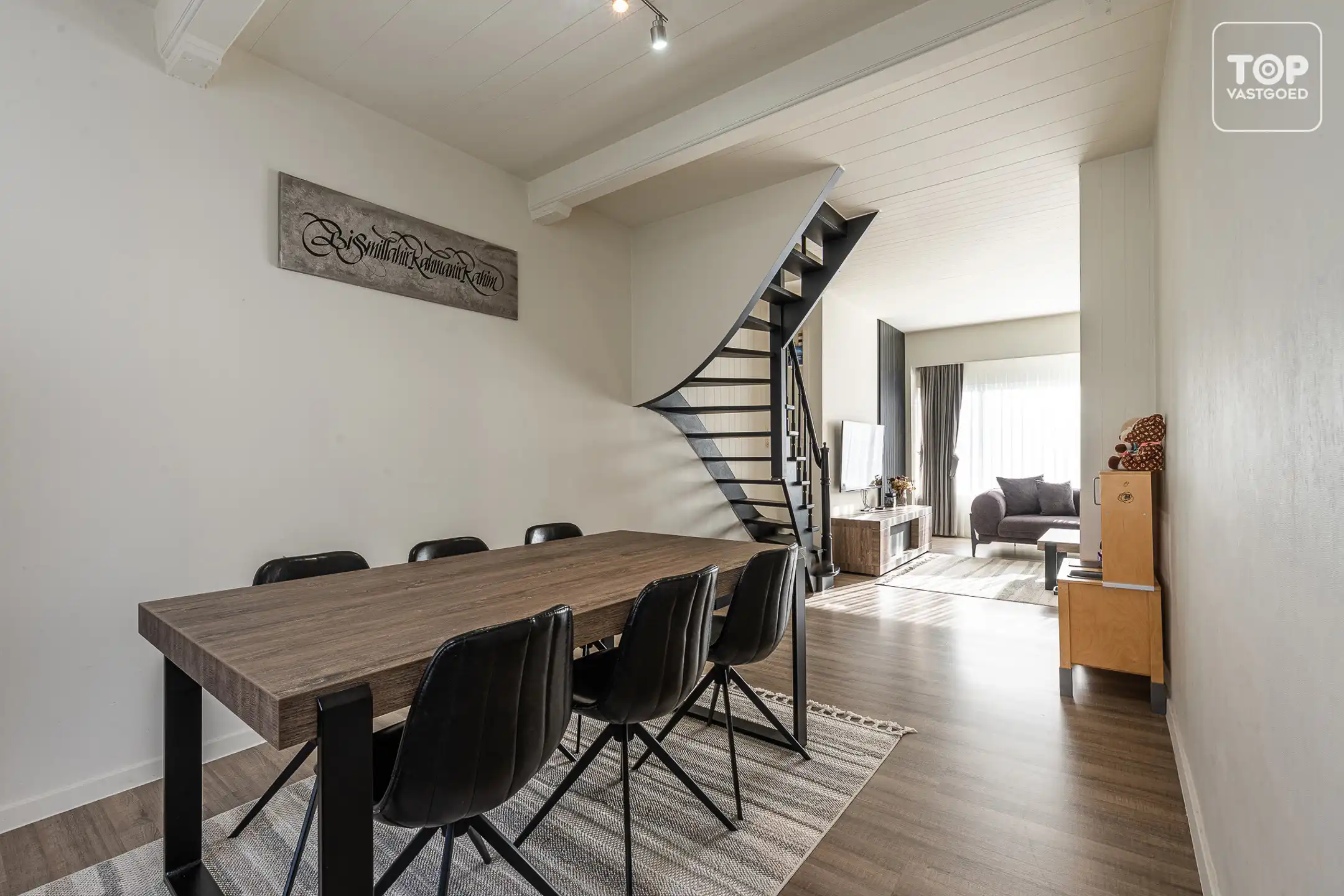 Instapklare woning met magazijn foto 13