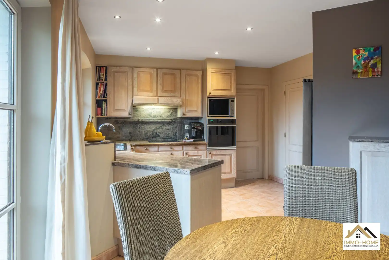 Stijlvolle en ruime villa op toplocatie te Merelbeke  foto 4