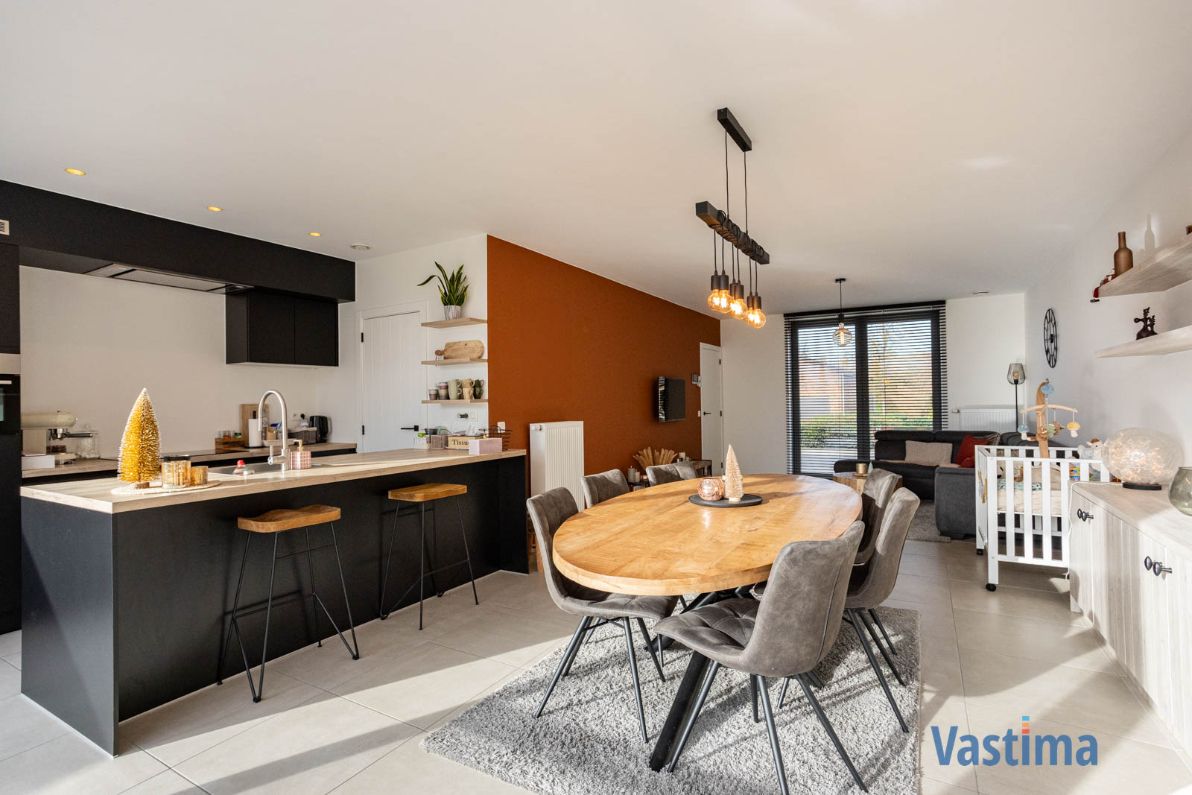 Recente gezinswoning met ruimte, comfort én een uitstekende ligging foto 7