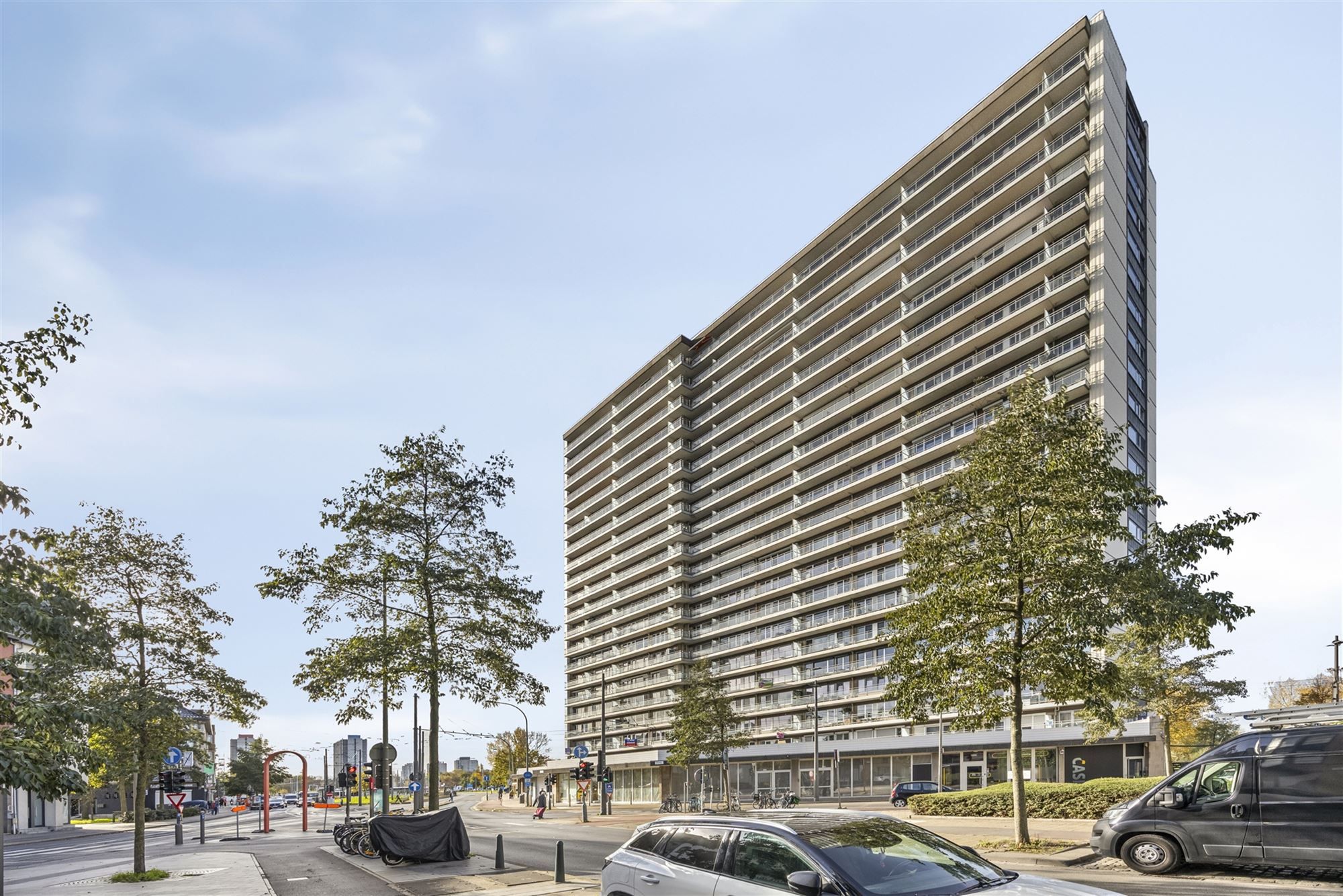 Appartement met 3 slpks en terras vlakbij 't Zuid in Antwerpen foto 15