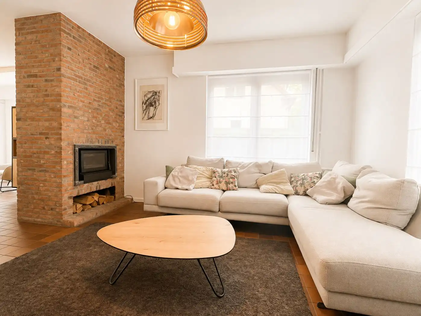 Gerenoveerde halfopen bebouwing met 4 slaapkamers, bureau, tuin en garage in Brasschaat foto 2