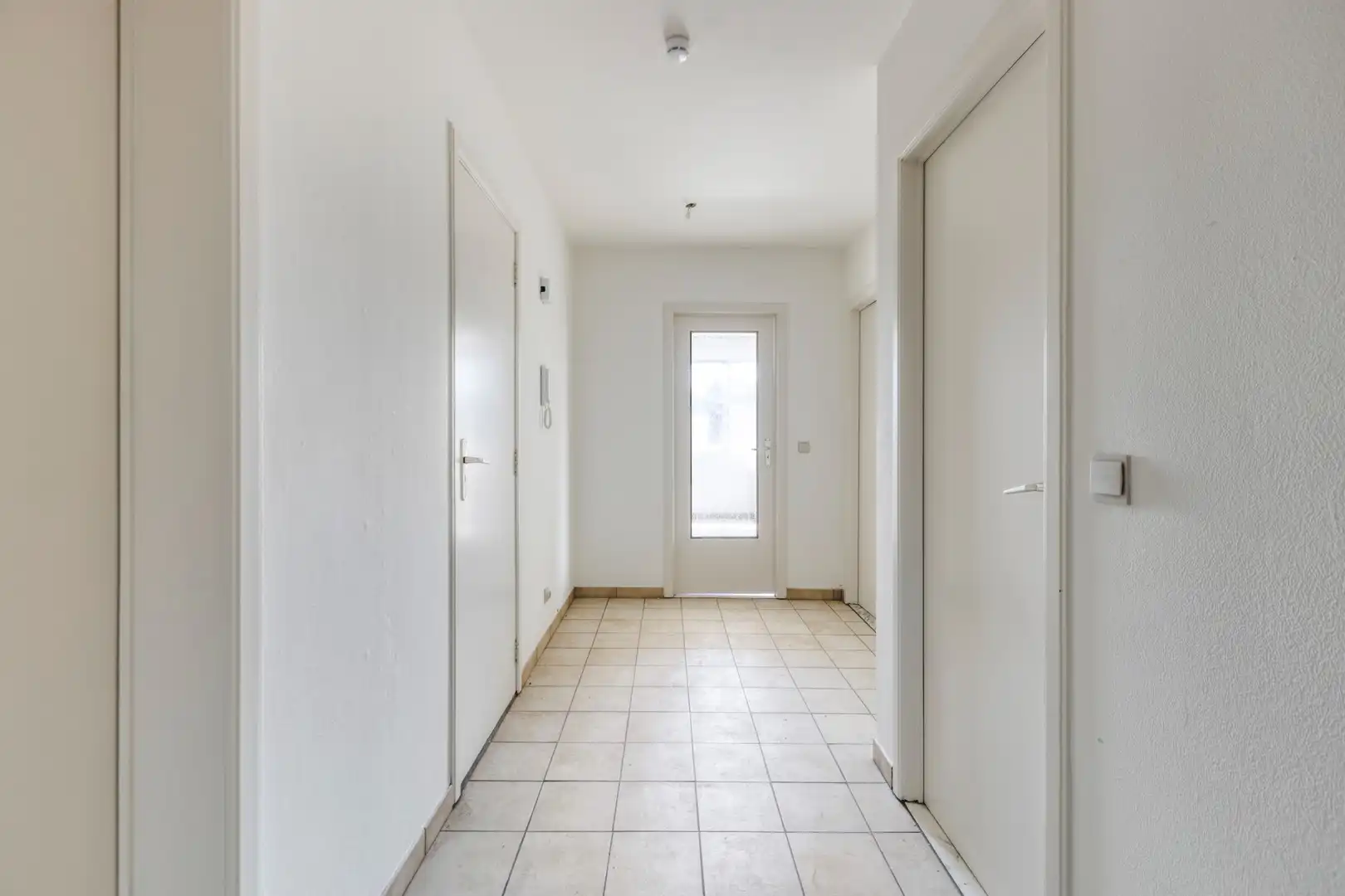 Dieplaan   43  Bus  54   3600  Genk foto 5