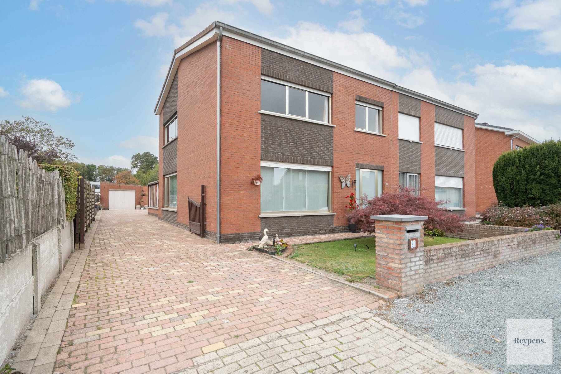 Op te frissen woning in een rustige wijk foto 2