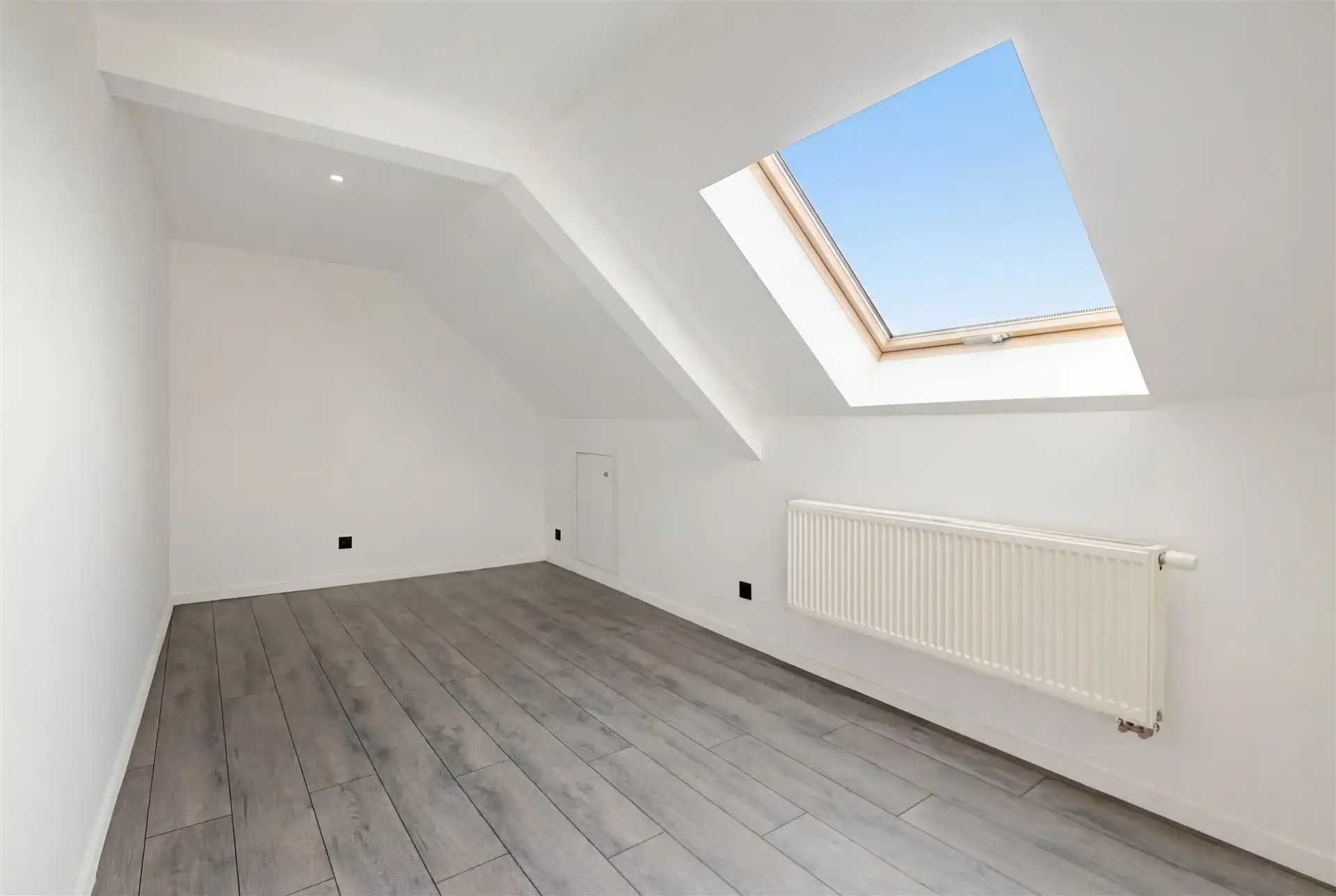 Instapklare woning met 4 slks, garage en aanpalende bouwgrond foto 18