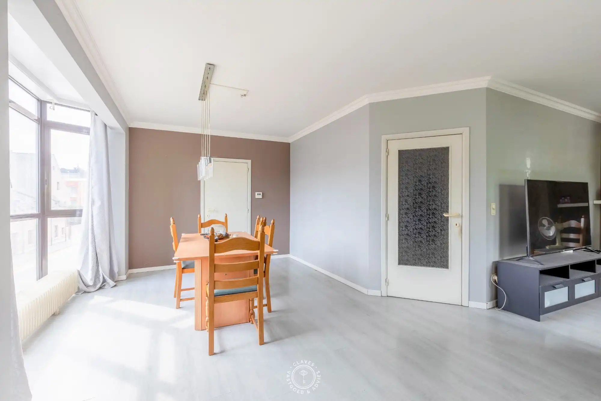 Lichtrijk tweeslaapkamerappartement met autostaanplaats op toplocatie foto 4