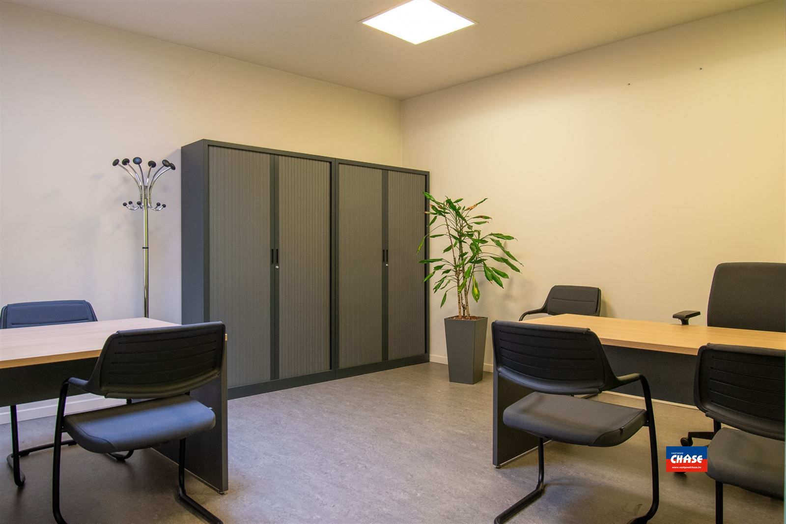 Handelsgelijkvloers op circa 200m²  foto 5