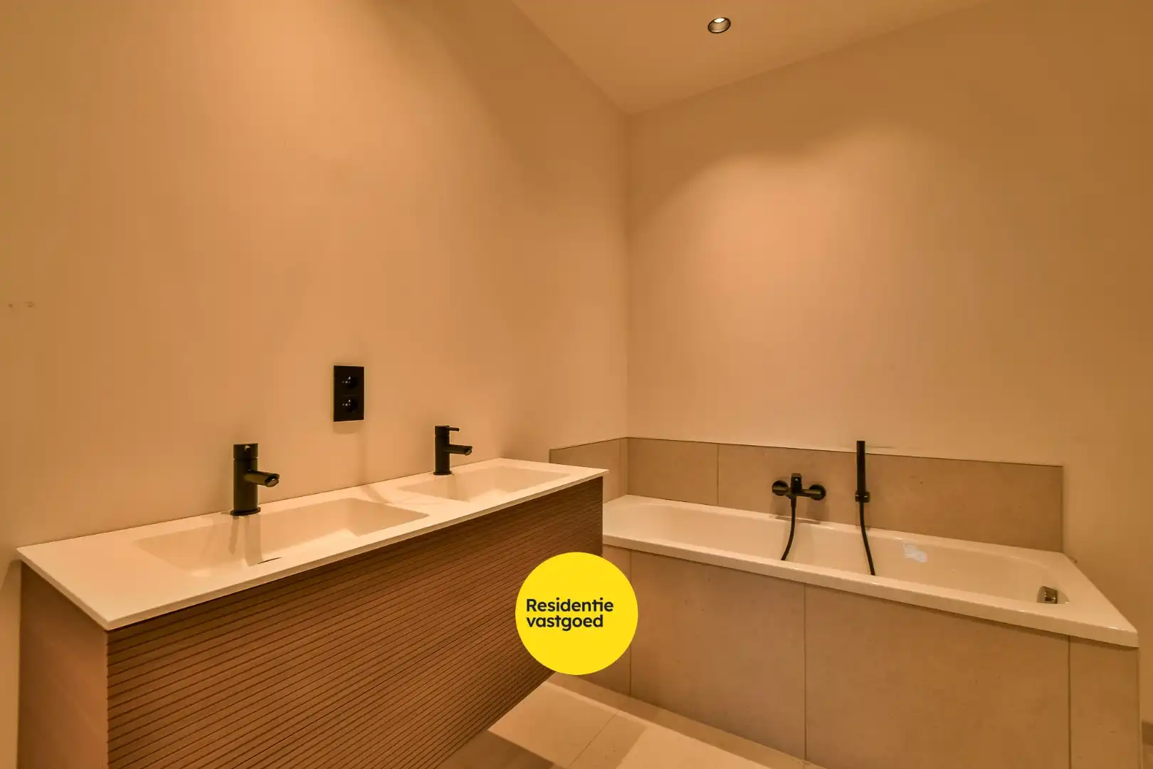 Ruime en kwalitatieve nieuwbouwwoning! foto 18